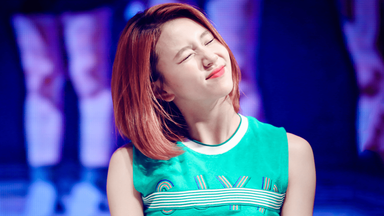 1280x720 son chaeyoung desktop wallpaper