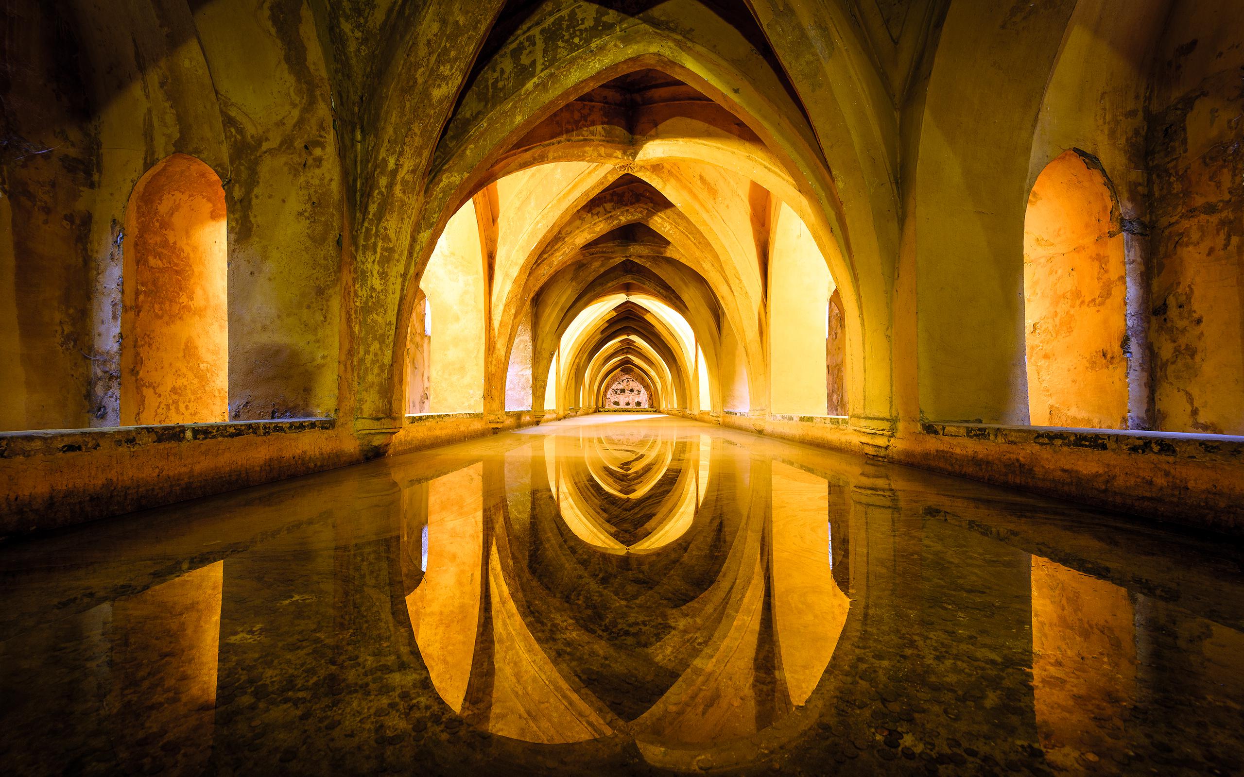 2560x1600 Alcazar Baths in Sevilla 2560x1600