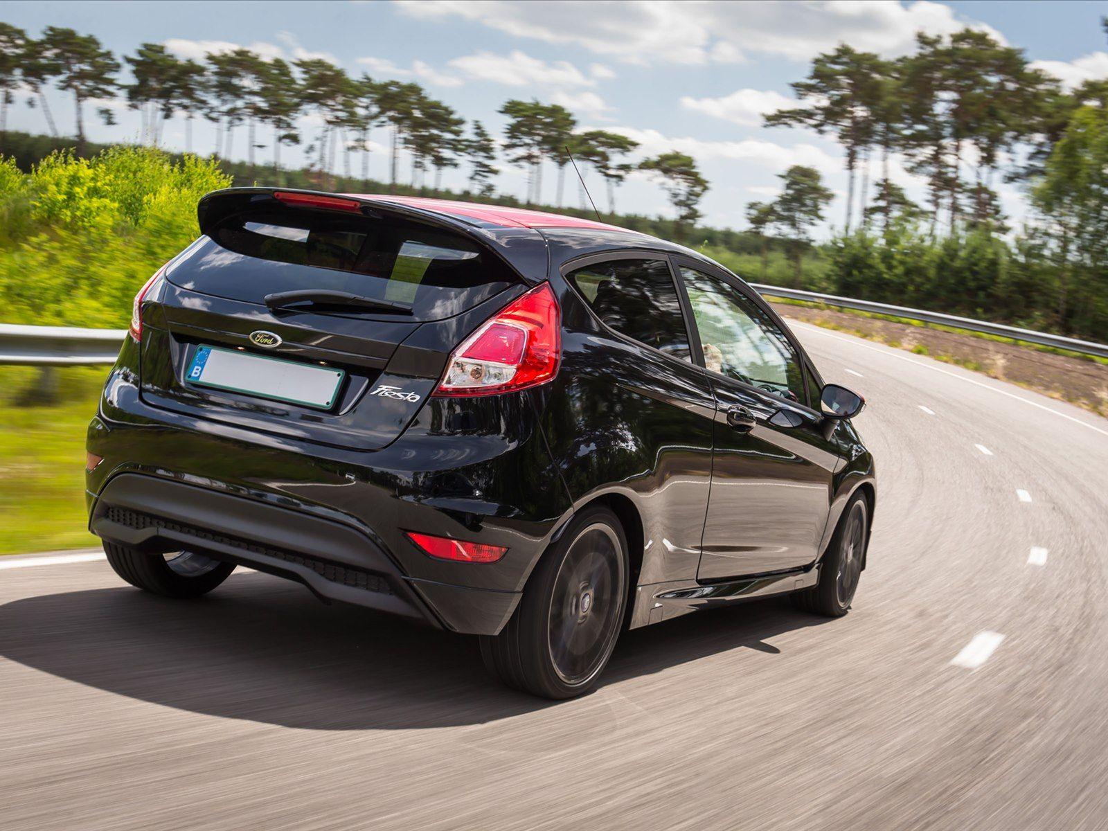 1600x1200 Ford Fiesta Wallpaper 0.33 Mb