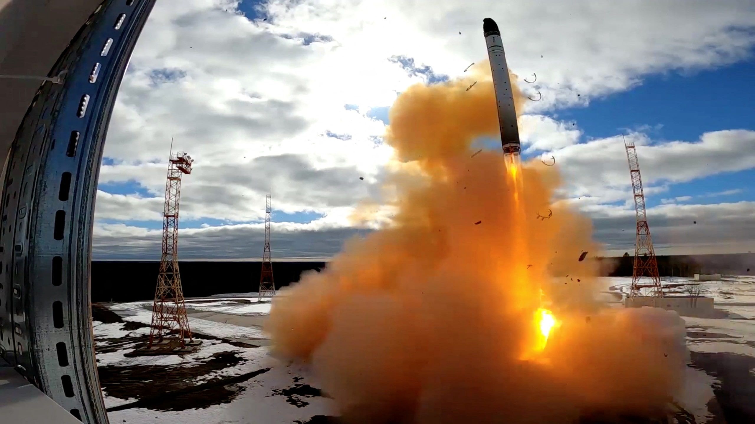 2560x1440 Russia to deploy Sarmat missiles