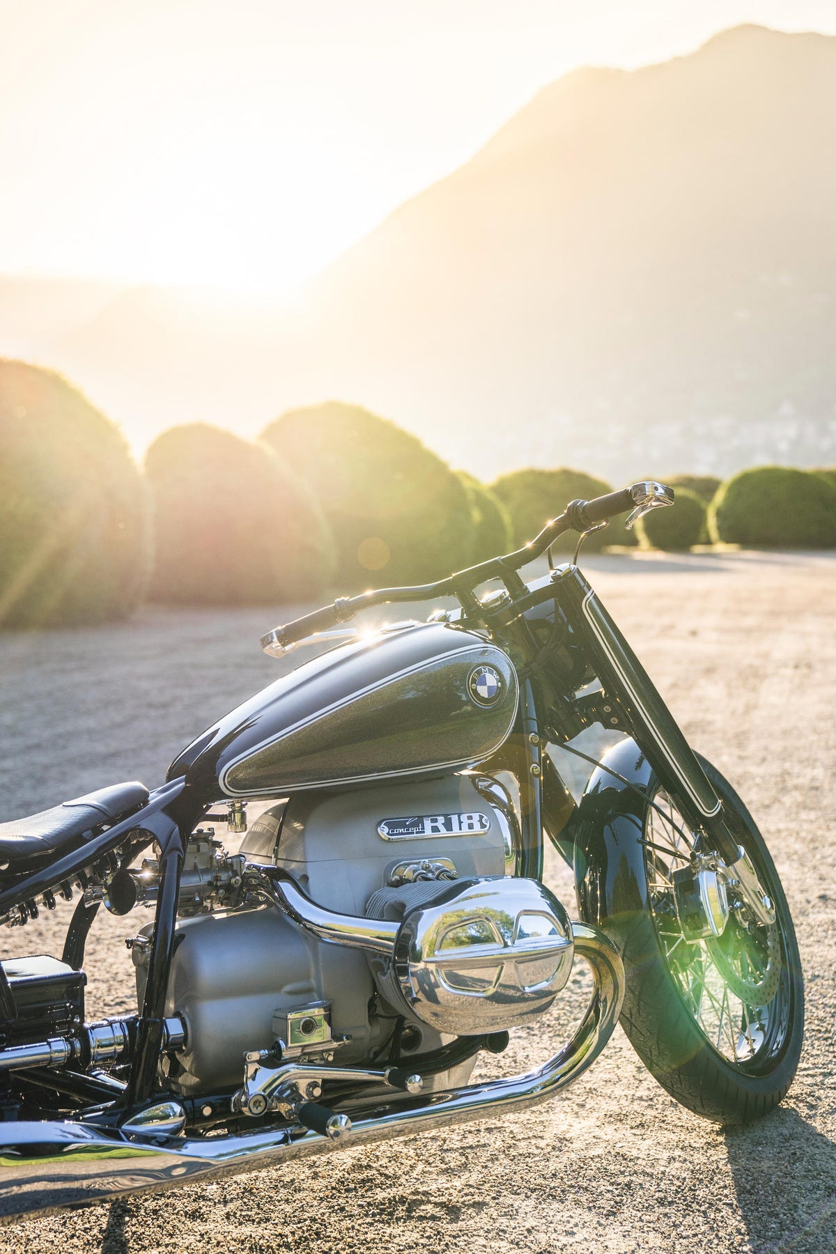 1200x1800 BMW's R18 concept motorcycle debuts at