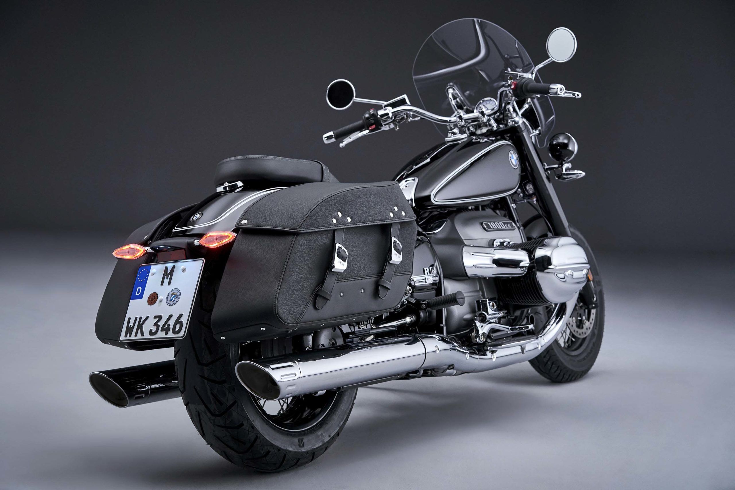 2560x1707 Showing 2021 BMW R18 Classic 31