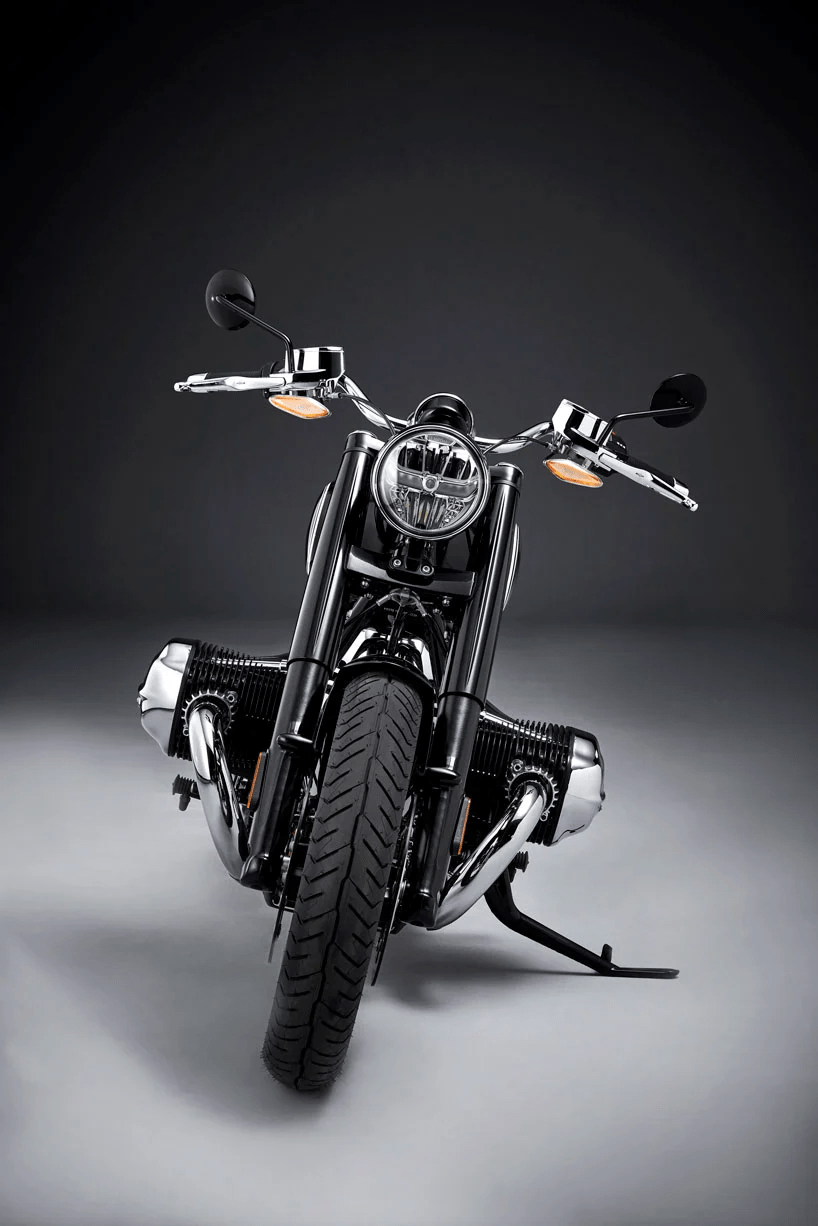 818x1226 BMW motorrad reveals new R18 cruiser