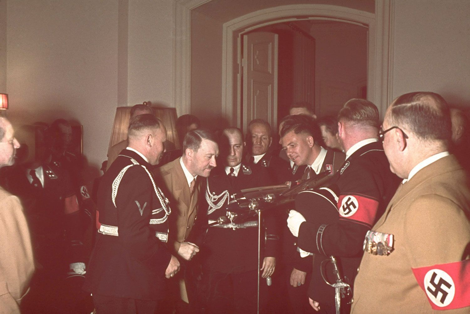 1500x1002 Adolf Hitler at 50: Color Photo From a Despot's Birthday, April 1939