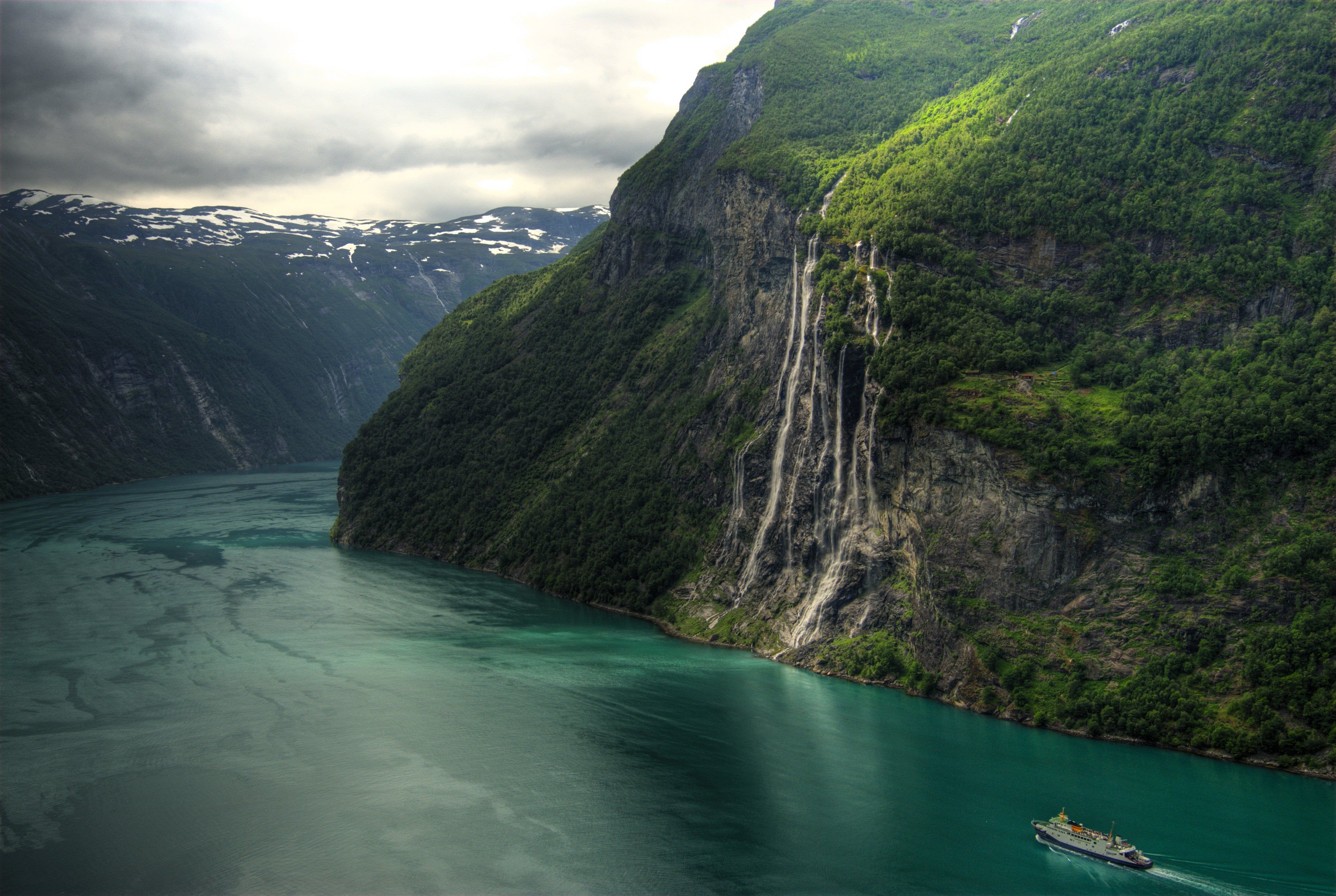 3900x2616 The Seven Sisters Waterfall, Norway