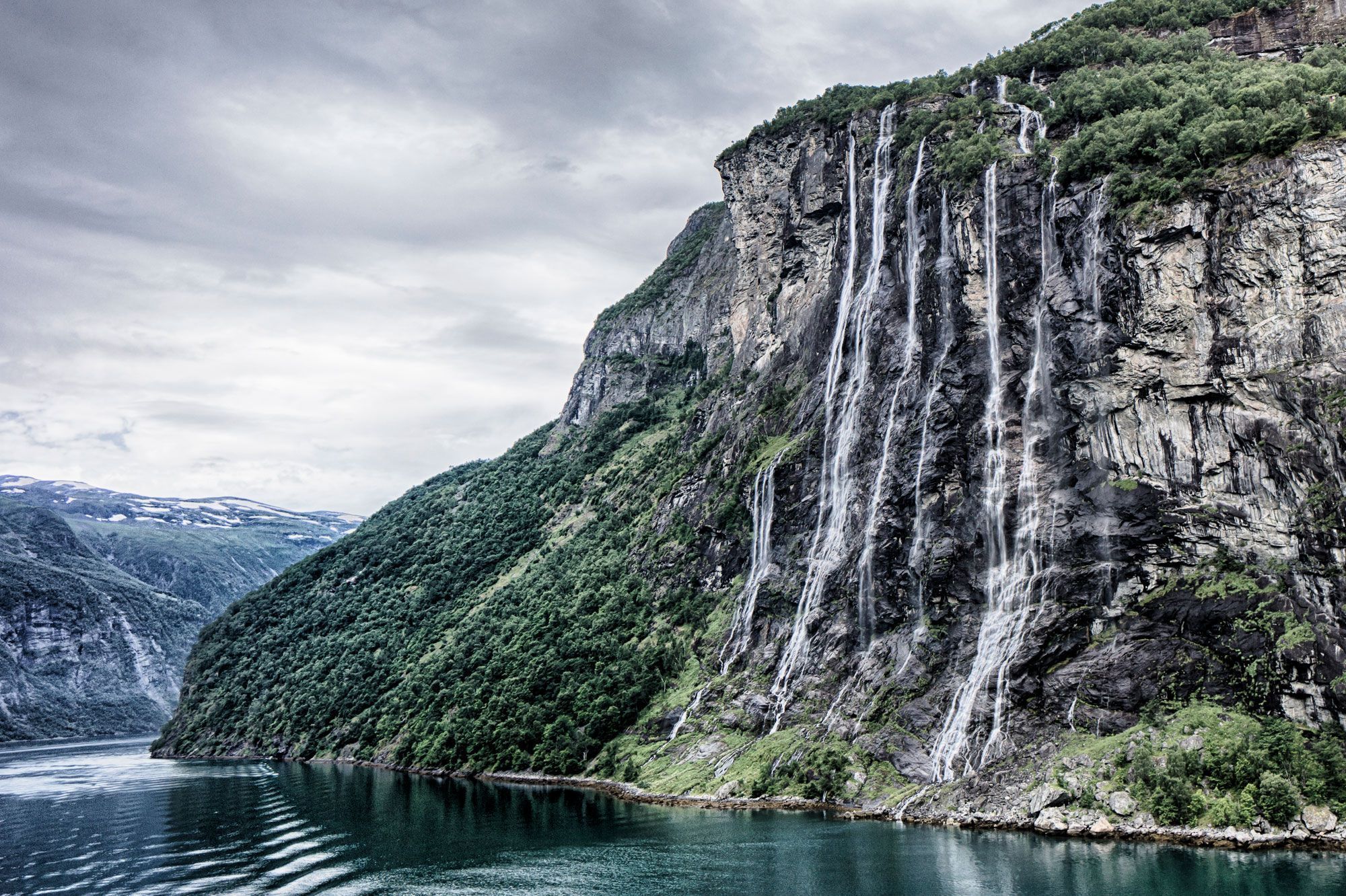 2000x1332 Download Nature Seven Sisters Waterfall