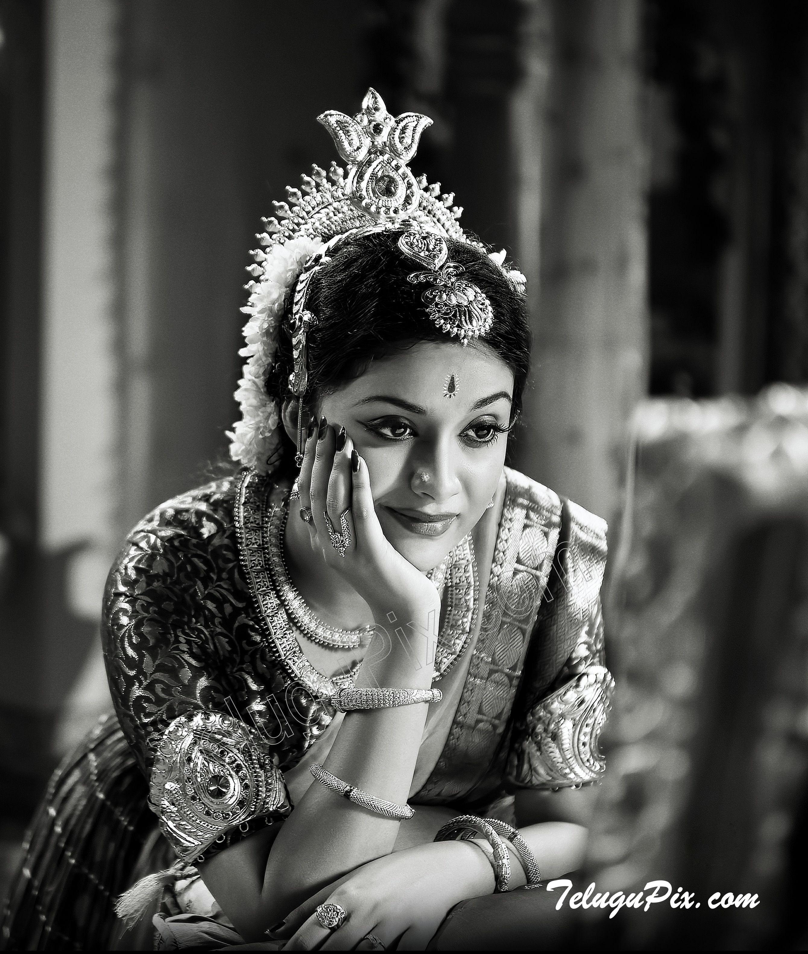 2680x3165 Keerthy Suresh in From Mahanati Movie Photo Pics hình ảnh