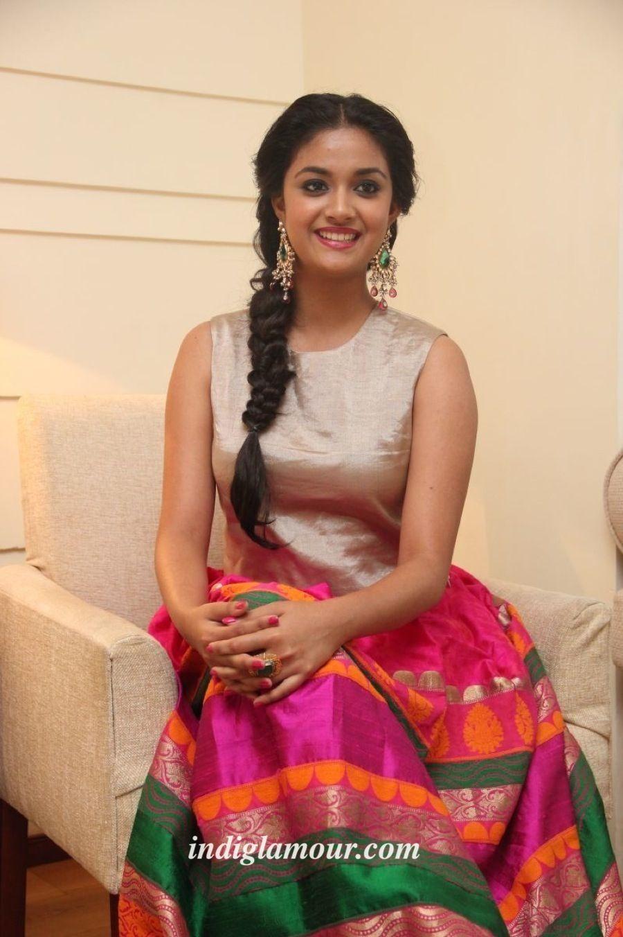 Bộ sưu tập Hình ảnh Nữ diễn viên Keerthi Suresh 900x1352.  Hình ảnh.  Stills