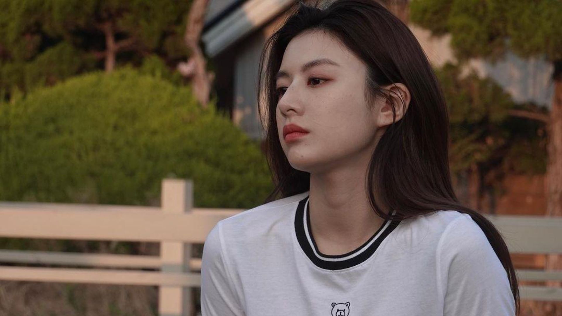 1920x1080 Go Youn Jung Wallpaper
