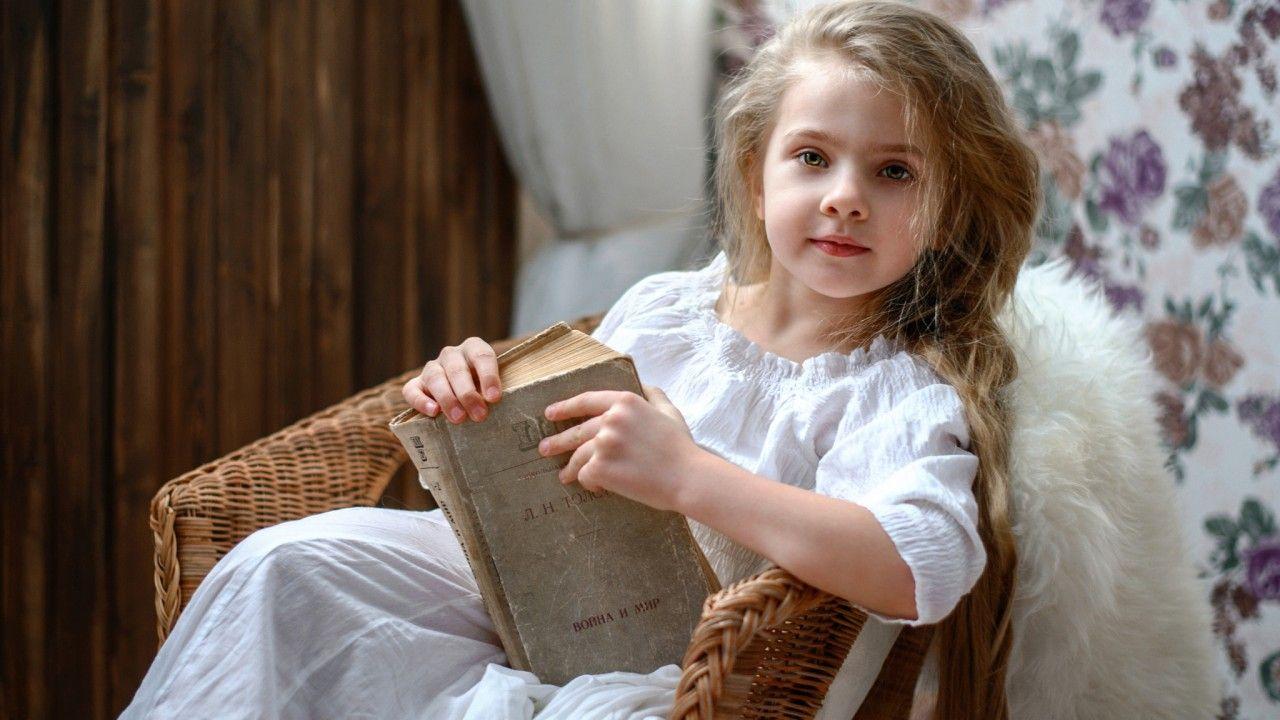 1280x720 Wallpaper Cute girl, Book, Cute eyes, Fair, HD, Cute