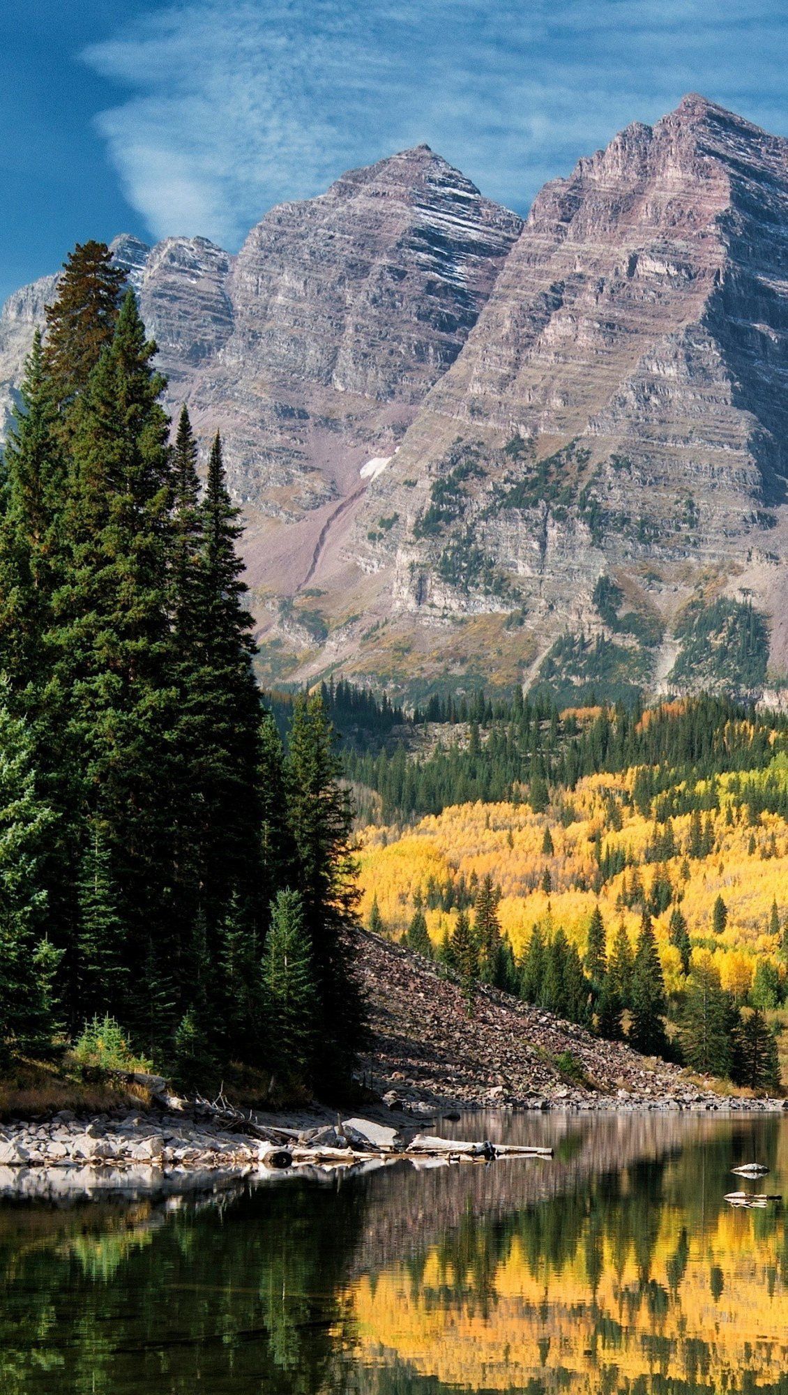1130x2000 Maroon Lake in Colorado during autumn Wallpaper 4K for iPhone and Mobile Phone
