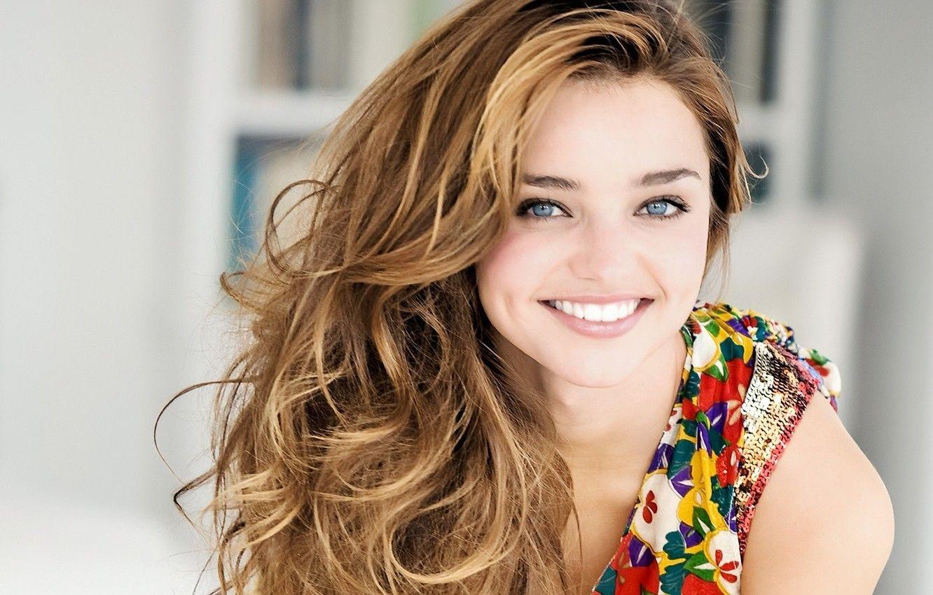 1332x850 Wallpaper girl, , smile, model, brunette, beauty
