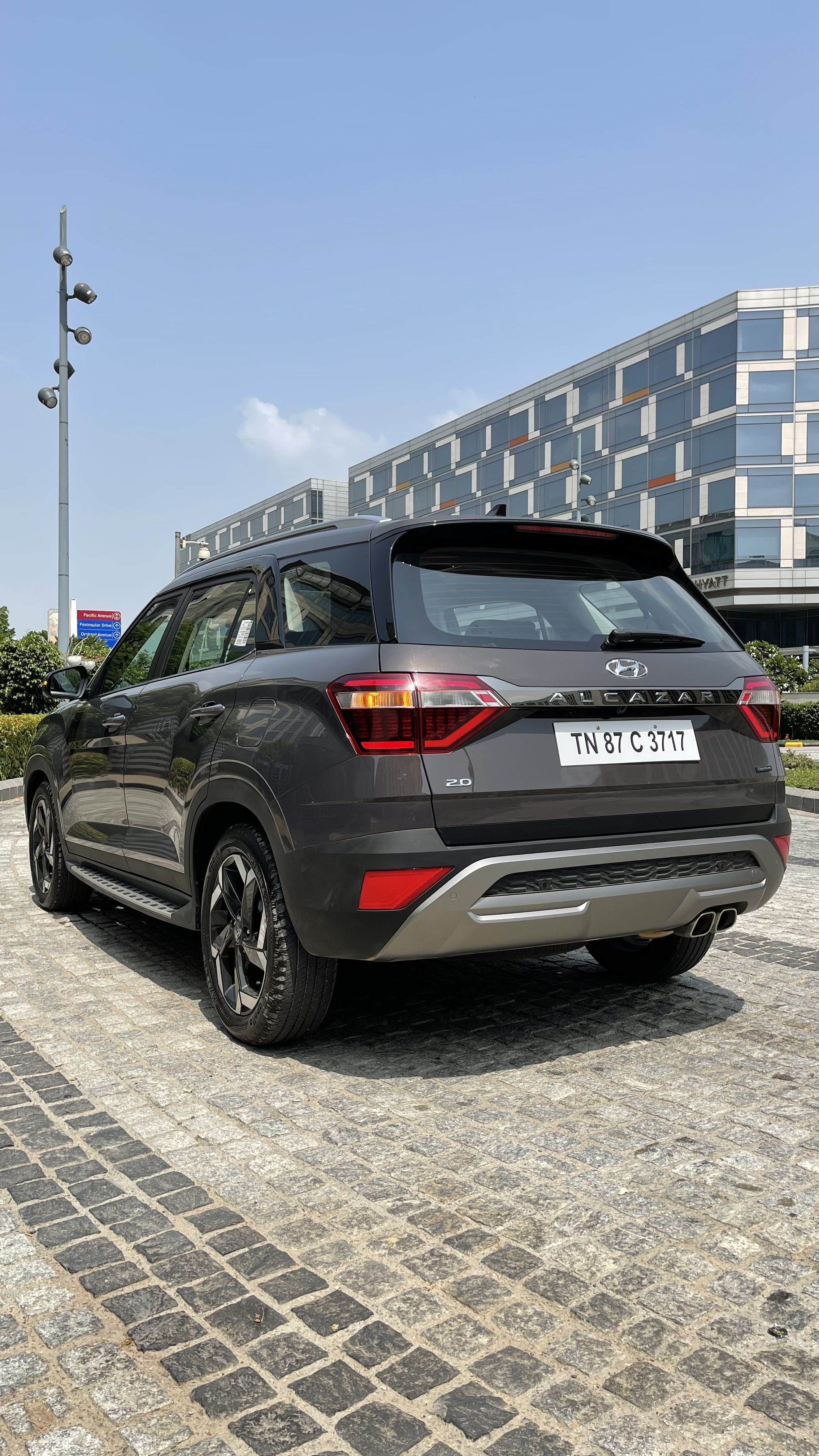 2268x4032 Hyundai Alcazar Signature (O) 2.0 AT