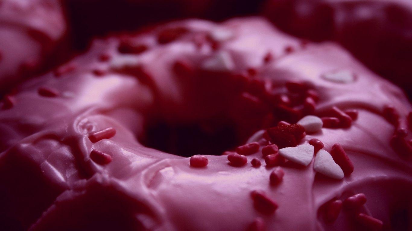 1366x768 Download wallpaper 1366x768 donut, food, tasty, sprinkles