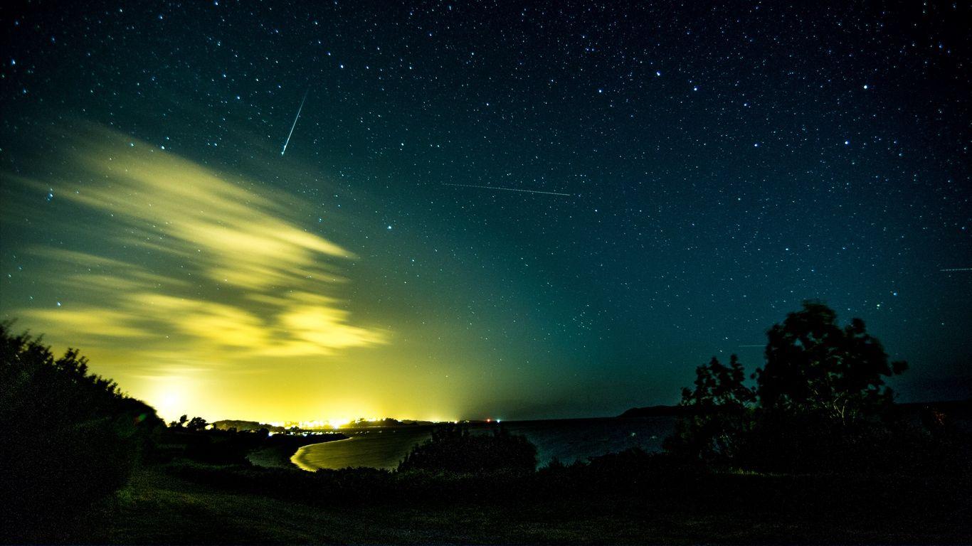 1366x768 Download wallpaper 1366x768 northern lights, aurora, starry