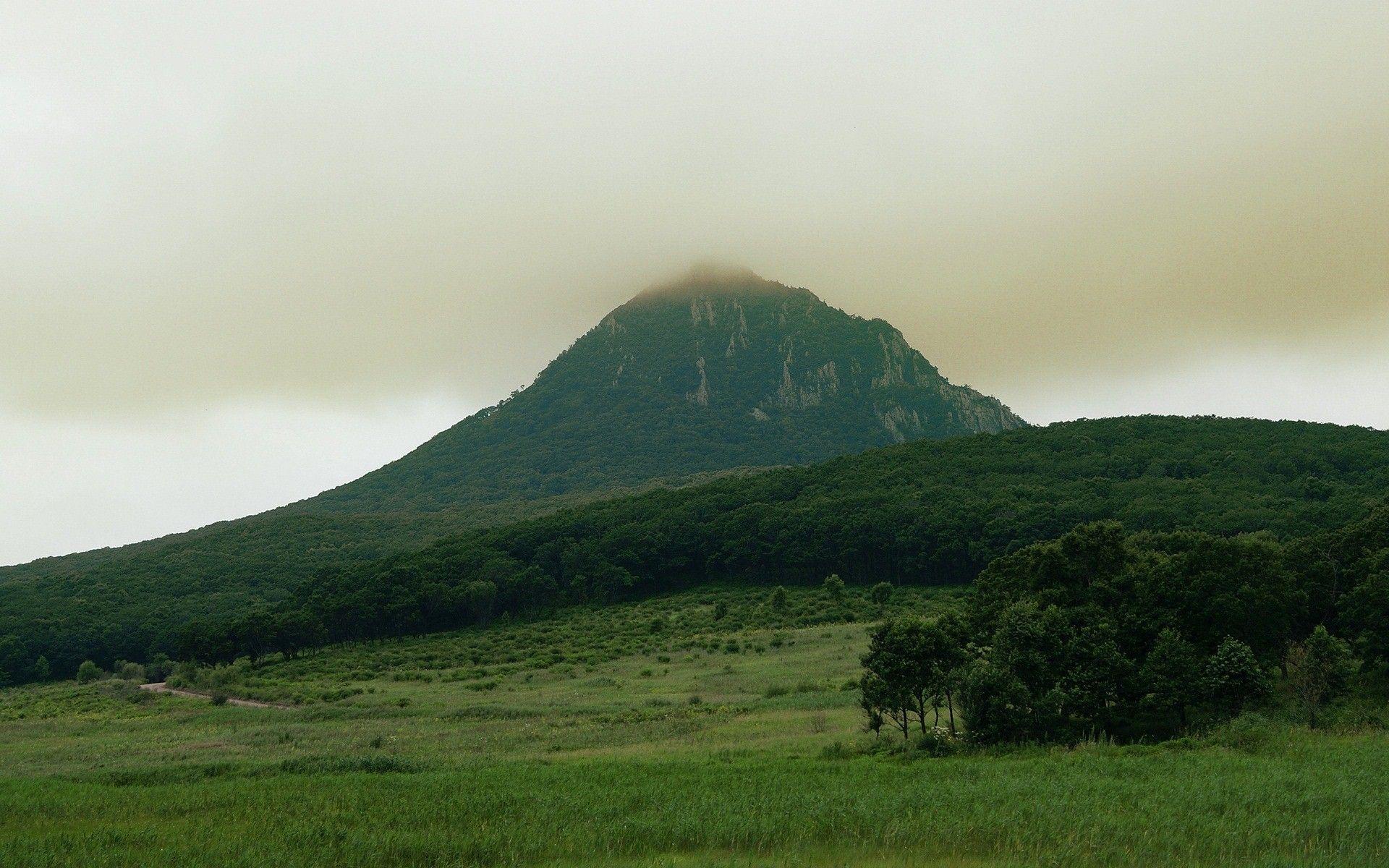 1920x1200 A Single Green Mountain Wallpaper