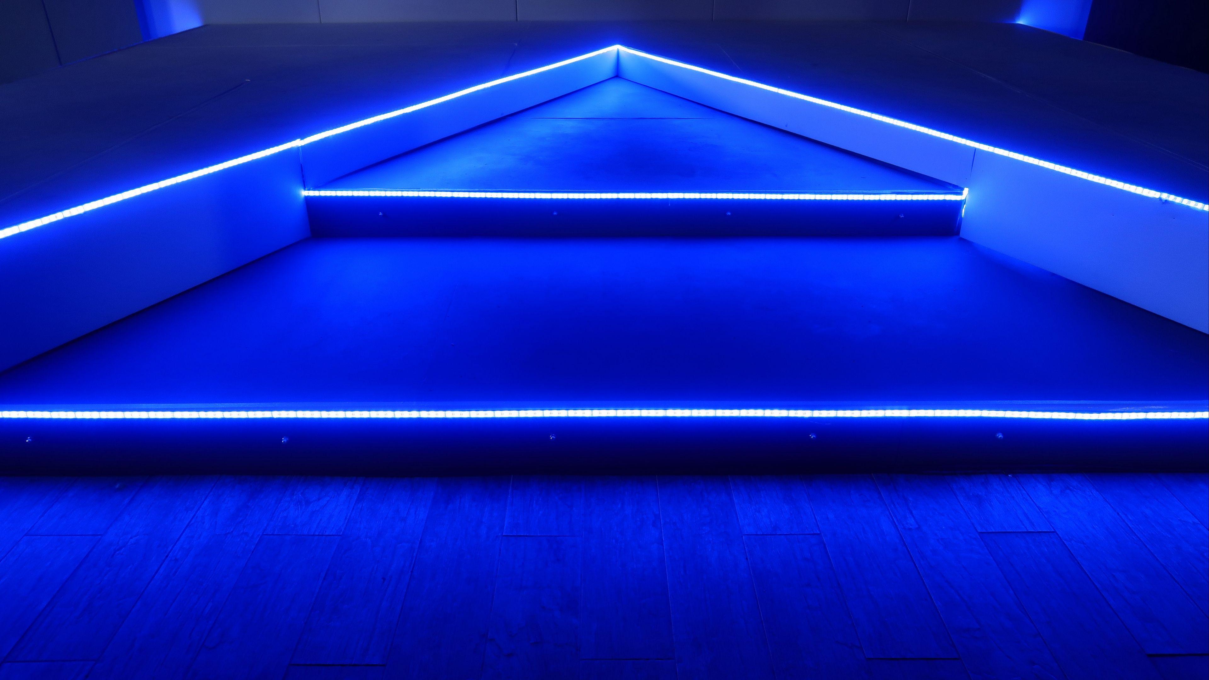 3840x2160 Download wallpaper 3840x2160 neon, glow, blue, stripes 4k