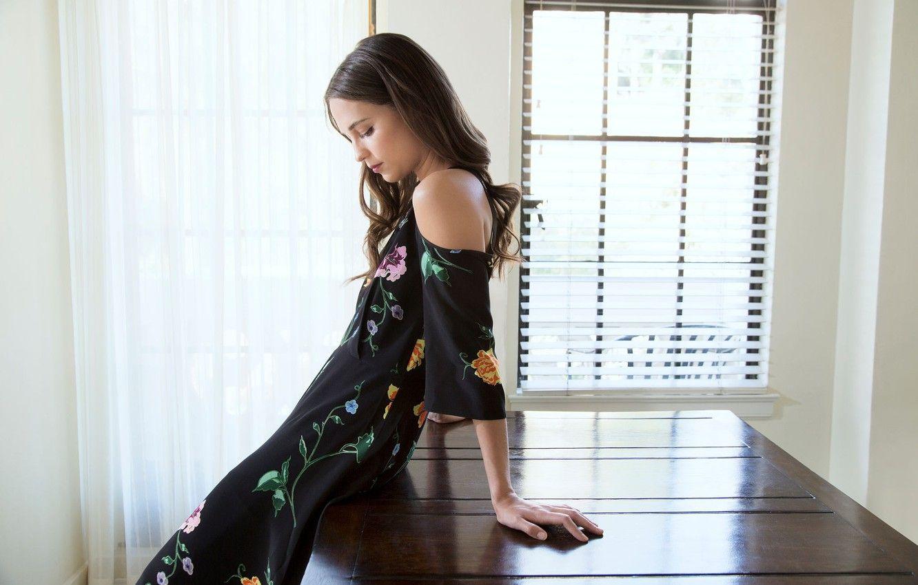 1332x850 Wallpaper girl, dress, actress, Alicia Vikander image