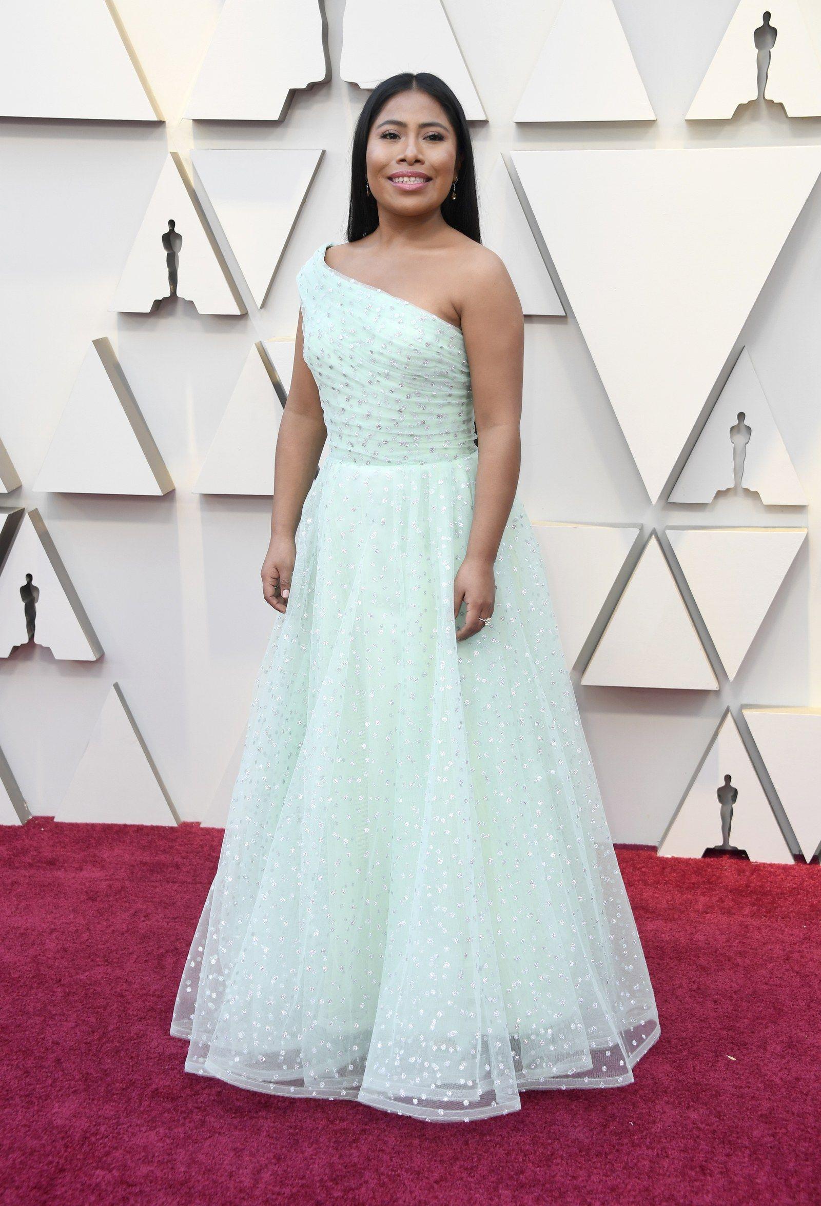 1600x2351 Yalitza Aparicio Wore Blush as Eye Makeup at the Oscars 2019