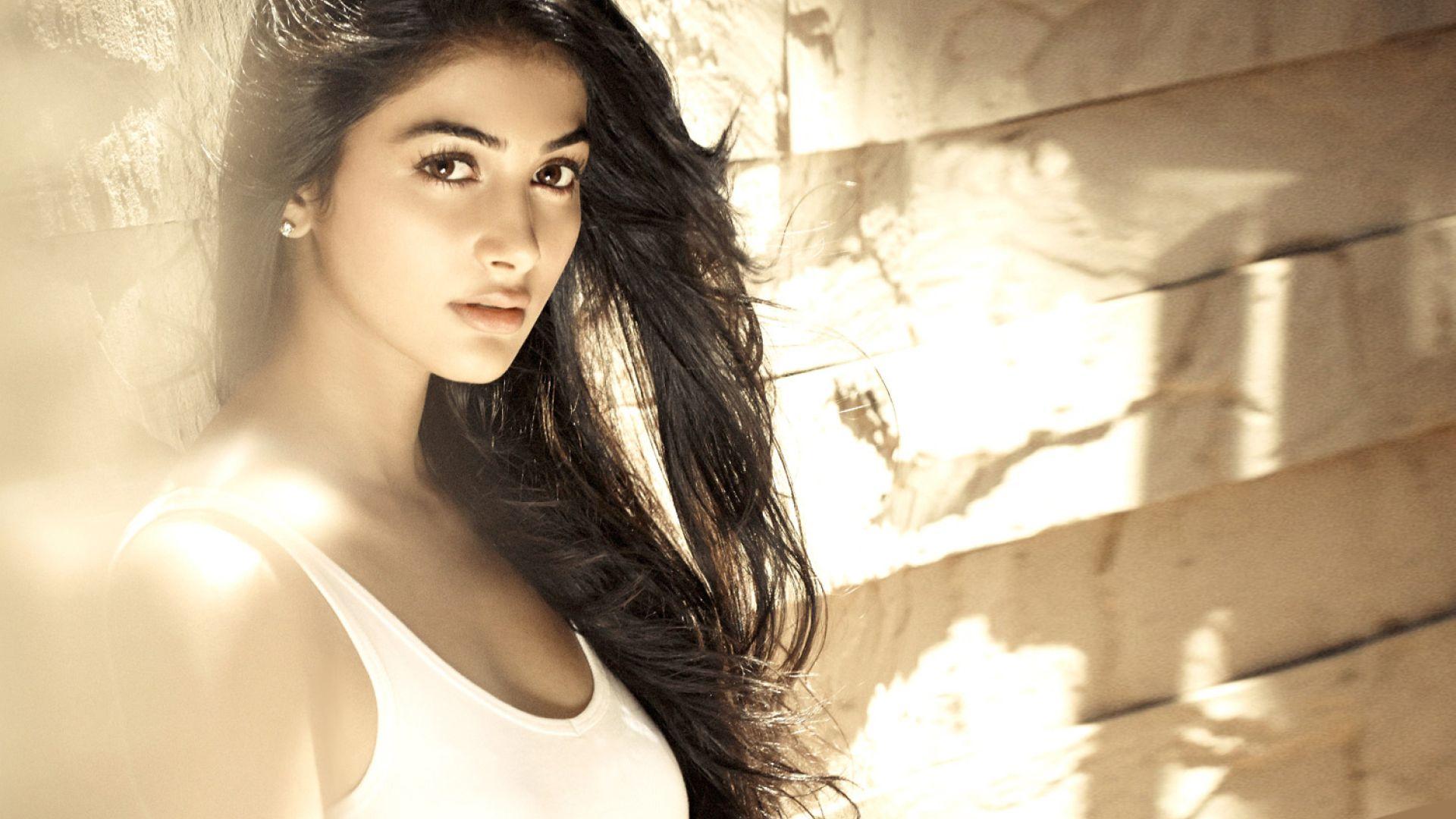 1919x1080 Pooja Hegde New Sweet Pics 1080P Laptop Full HD