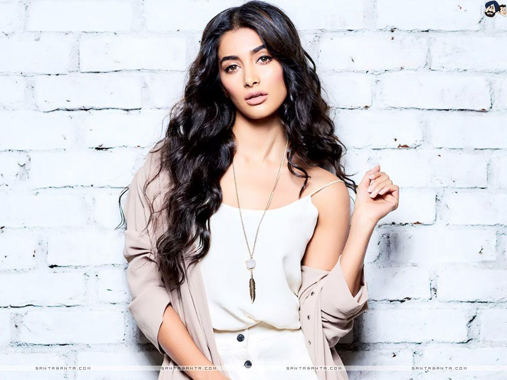 1024x768 Hot Bollywood Heroines & Actresses HD Wallpaper I Indian
