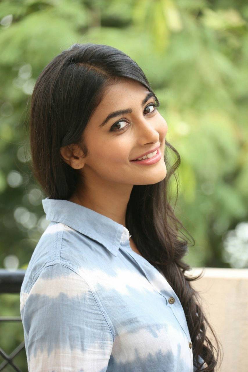 854x1280 Pooja Hegde Wallpaper