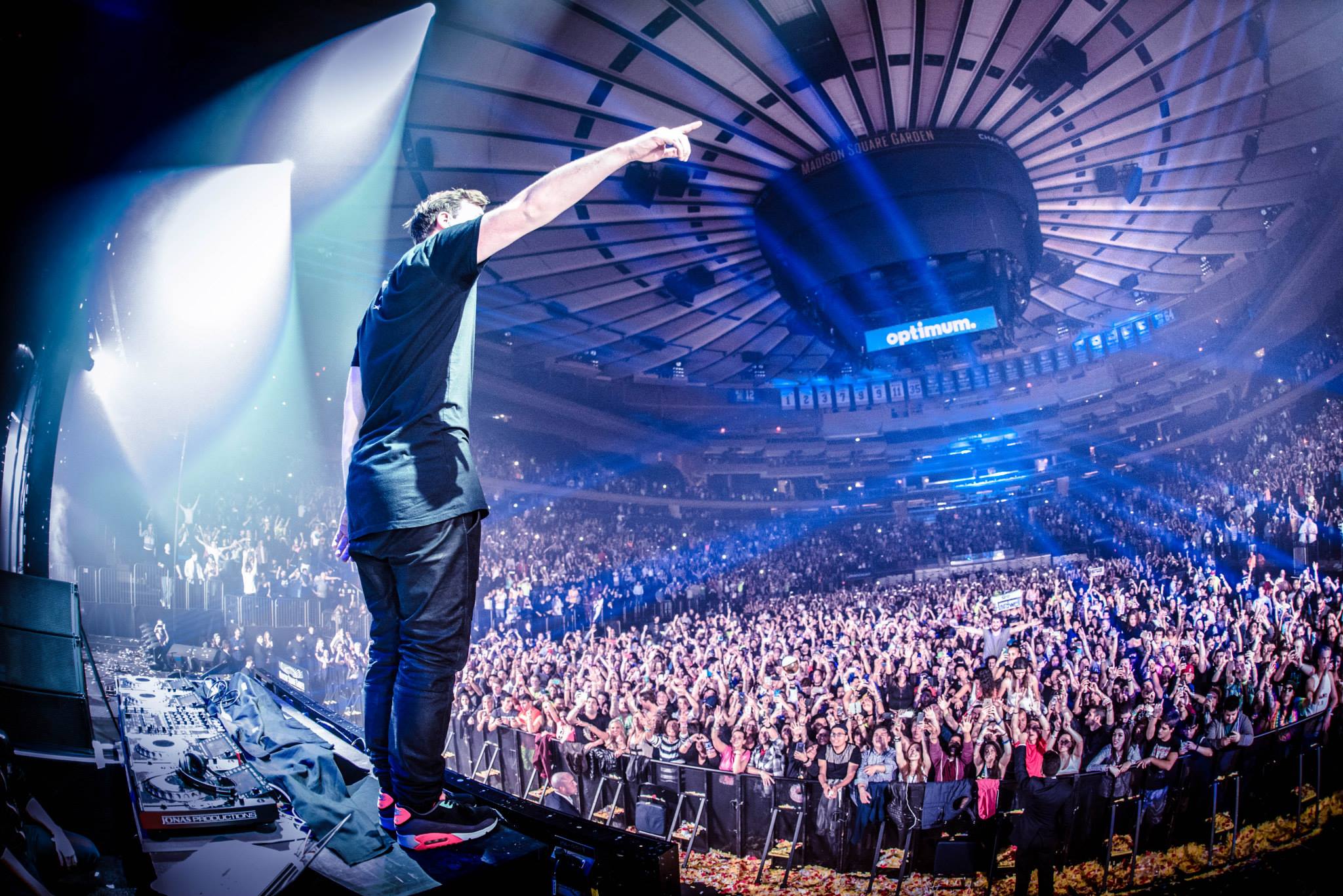 2048x1367 Hardwell HD Wallpaper