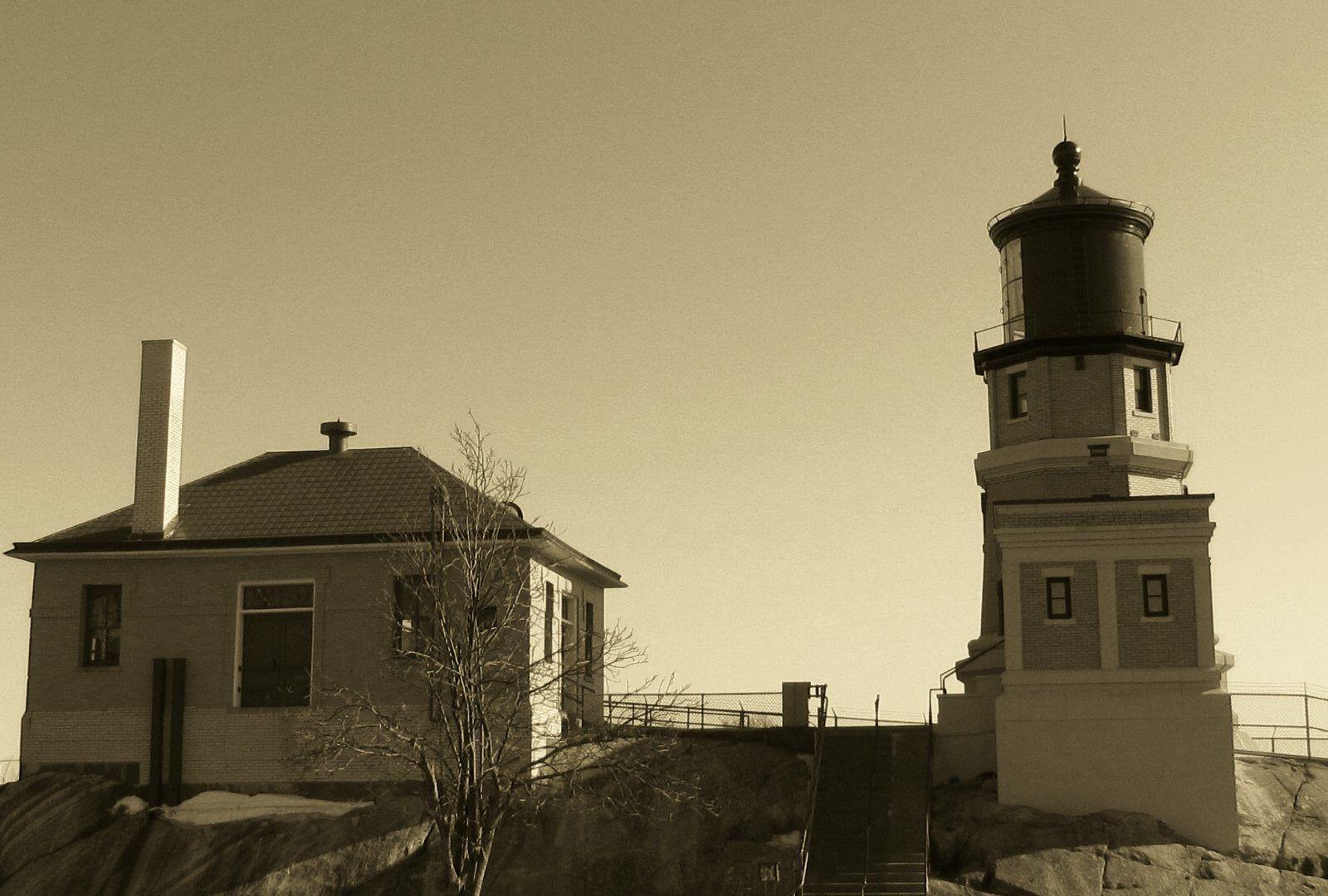 1600x1080 Split Tag wallpaper: Split Rock Lighthouse Foghorn Lake Superior