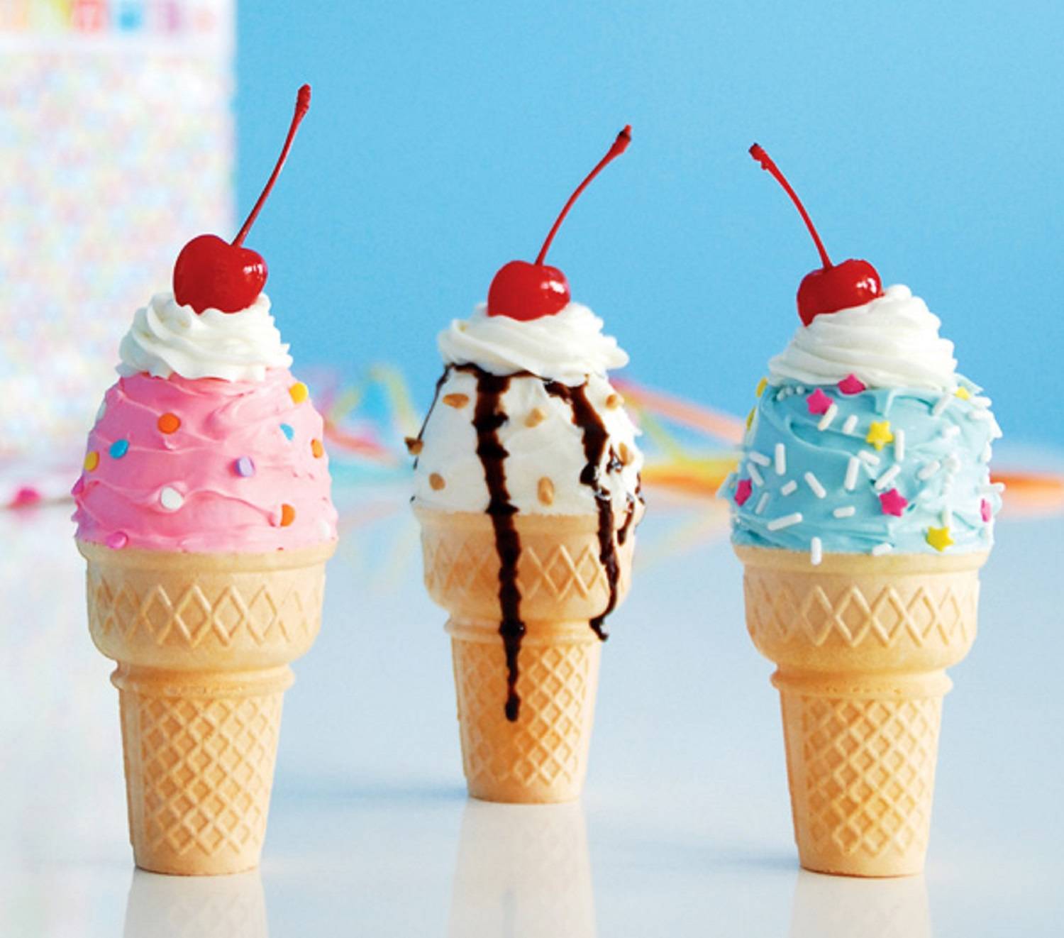 Recurring Ice Cream Wallpaper. Tile Background Stock Photo, Picture and  Royalty Free Image. Image 196760846.