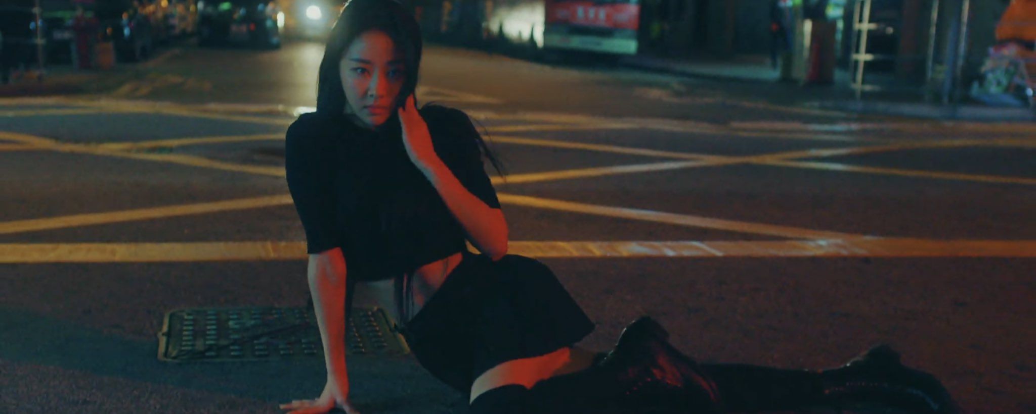 2048x820 ❥ loona pics on X: YVES ISNT PLAYING
