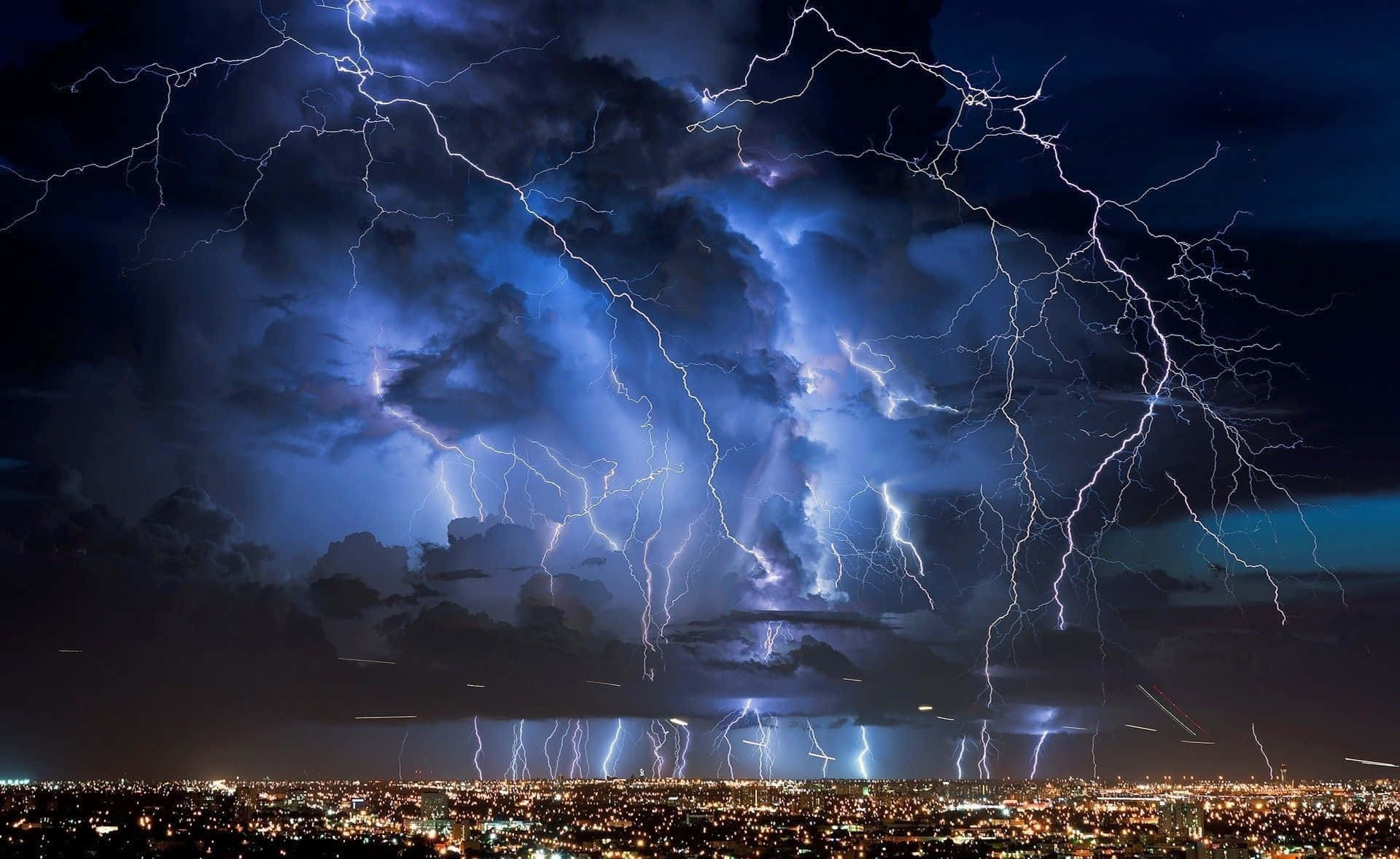 1920x1178 Thunderstorm Picture