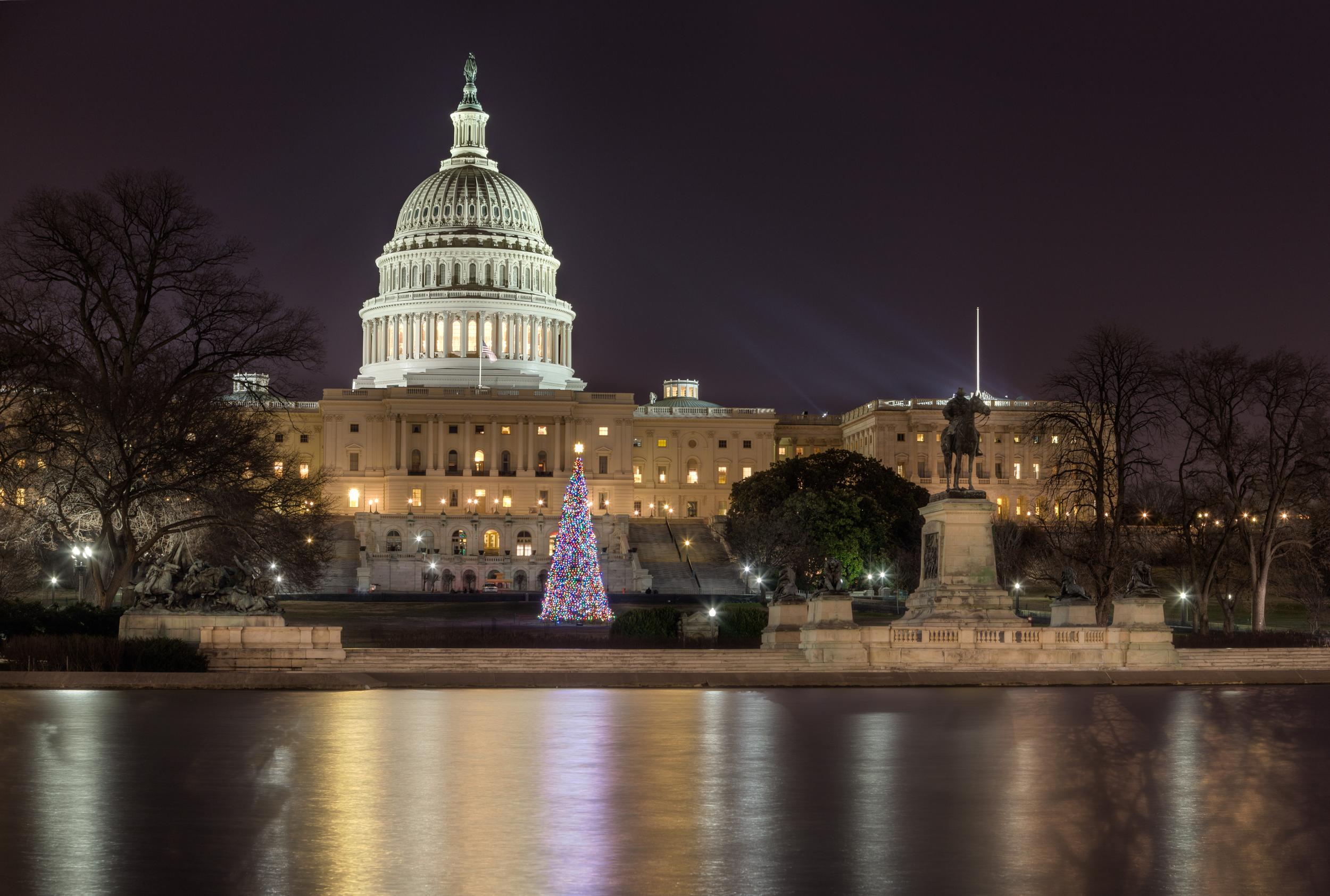 2500x1684 United States Capitol Building