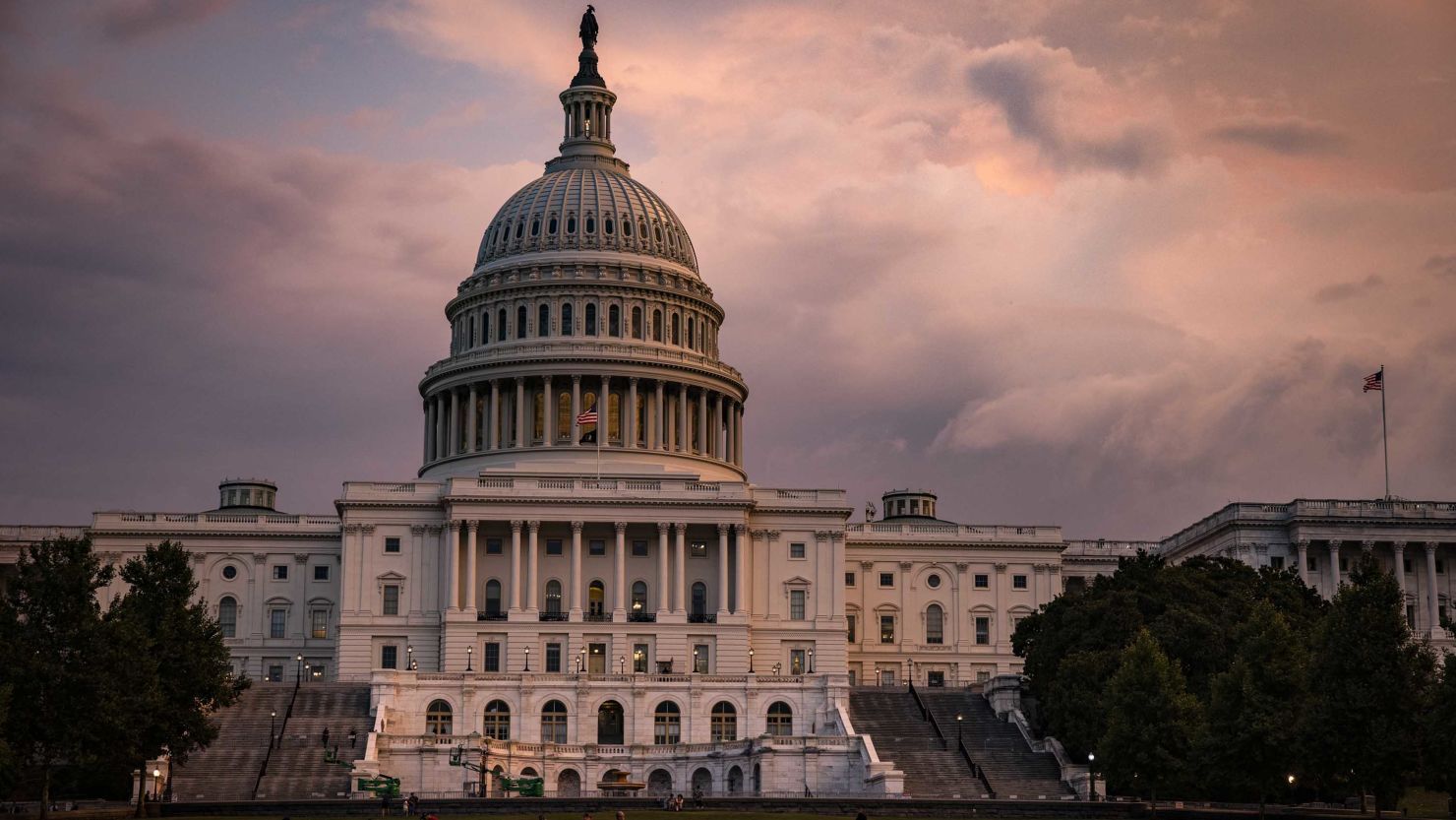 1480x833 Pastor who wanted to pray on Capitol
