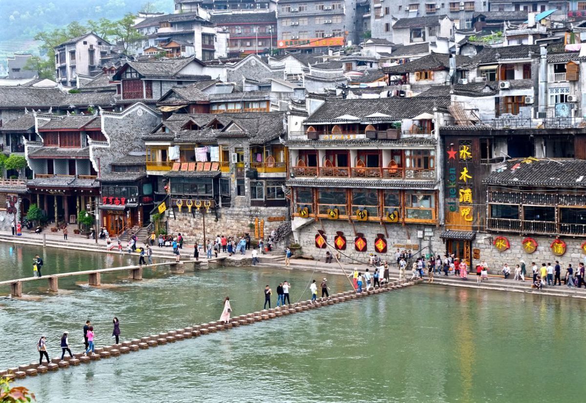 1200x825 Fenghuang (Phoenix) Ancient City April 2015