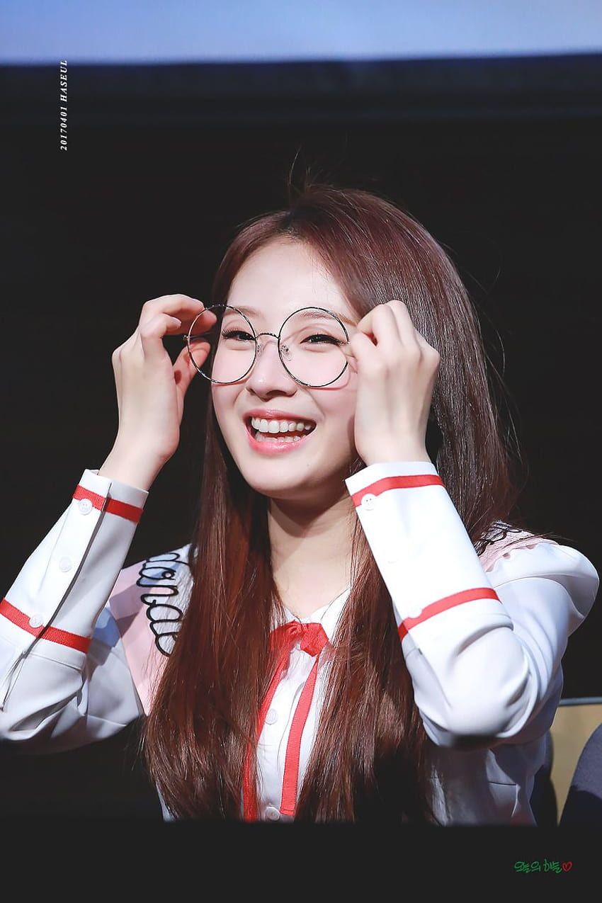 850x1275 HaSeul HD phone wallpaper