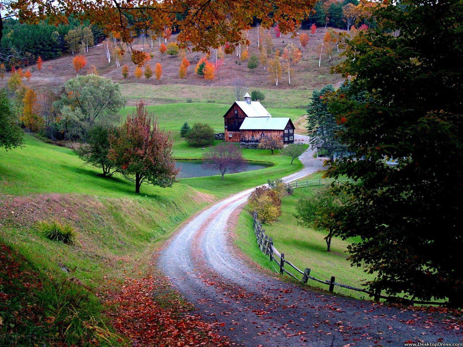 Село квадратное. Деревенские домики штат Вермонт. Woodstock, Vermont. Пейзажи Вермонта. Вермонт панорама.