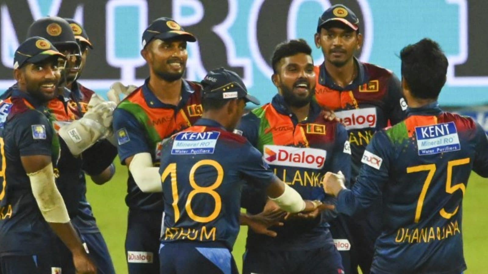 1600x900 Sri Lanka Cricketers Sign Contracts