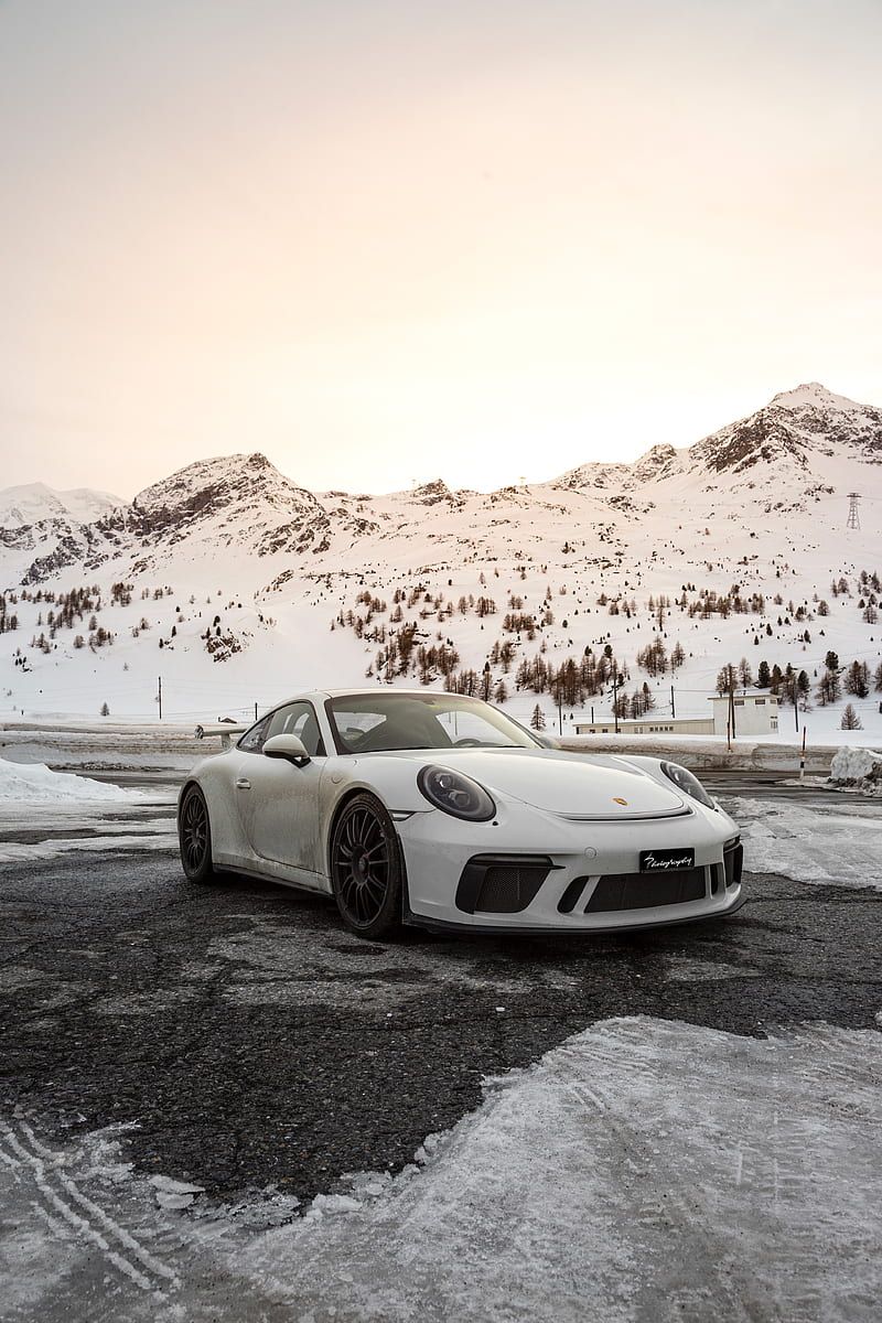 800x1200 HD car snow wallpaper