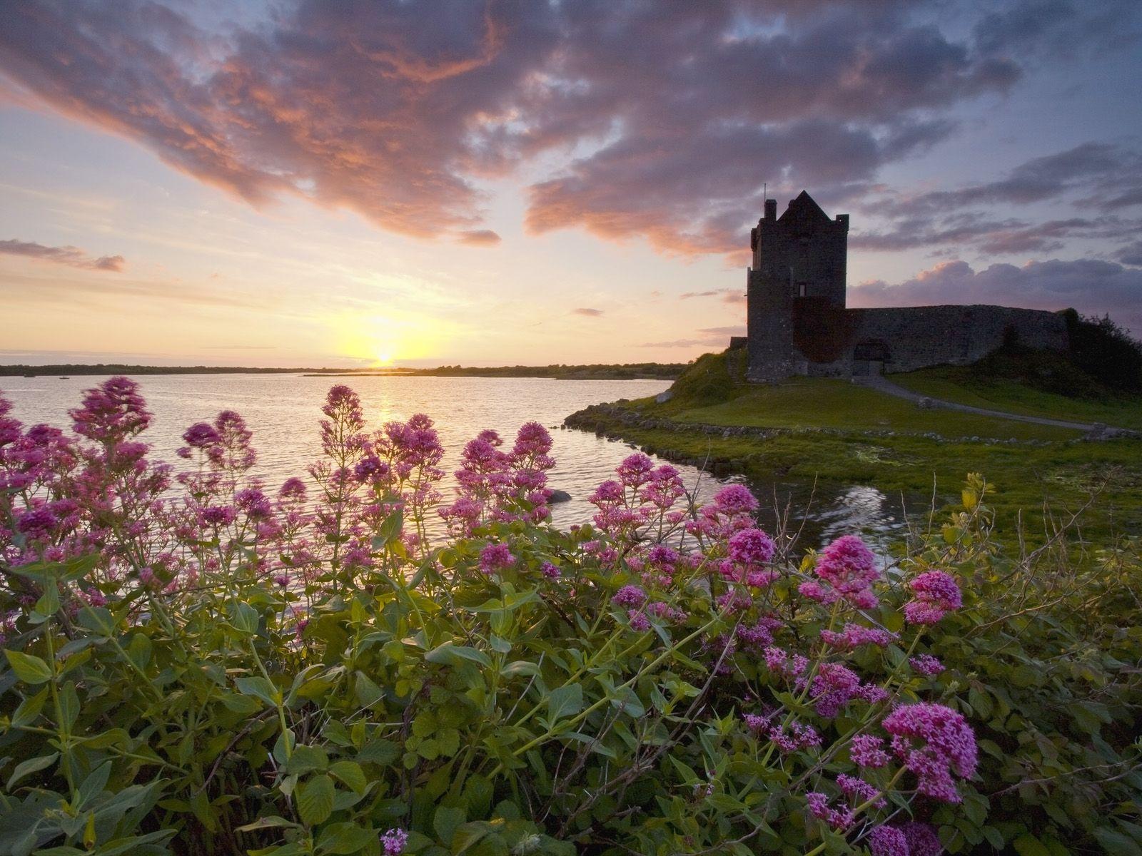 1600x1200 Sunset Over Dunguaire Castle, Kinvara, County Galway, Ireland