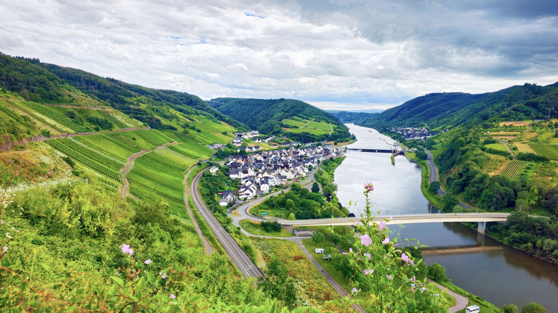 1920x1080 Great Choice: the Mosel Valley