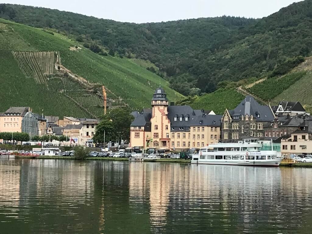 1024x768 Mosel wine region. Middle Mosel