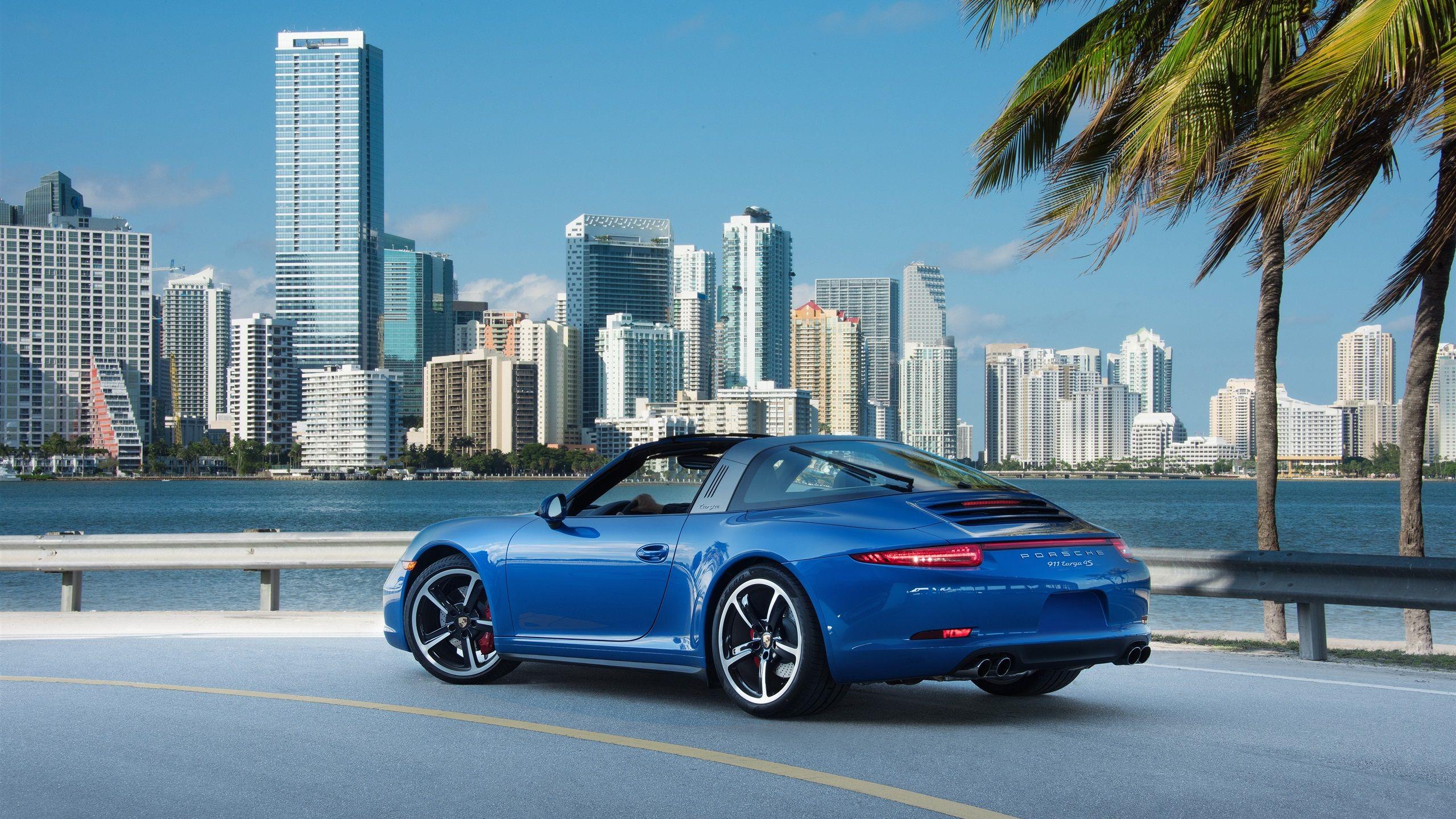 2560x1440 Wallpaper Porsche 911 Targa 4S blue supercar at city