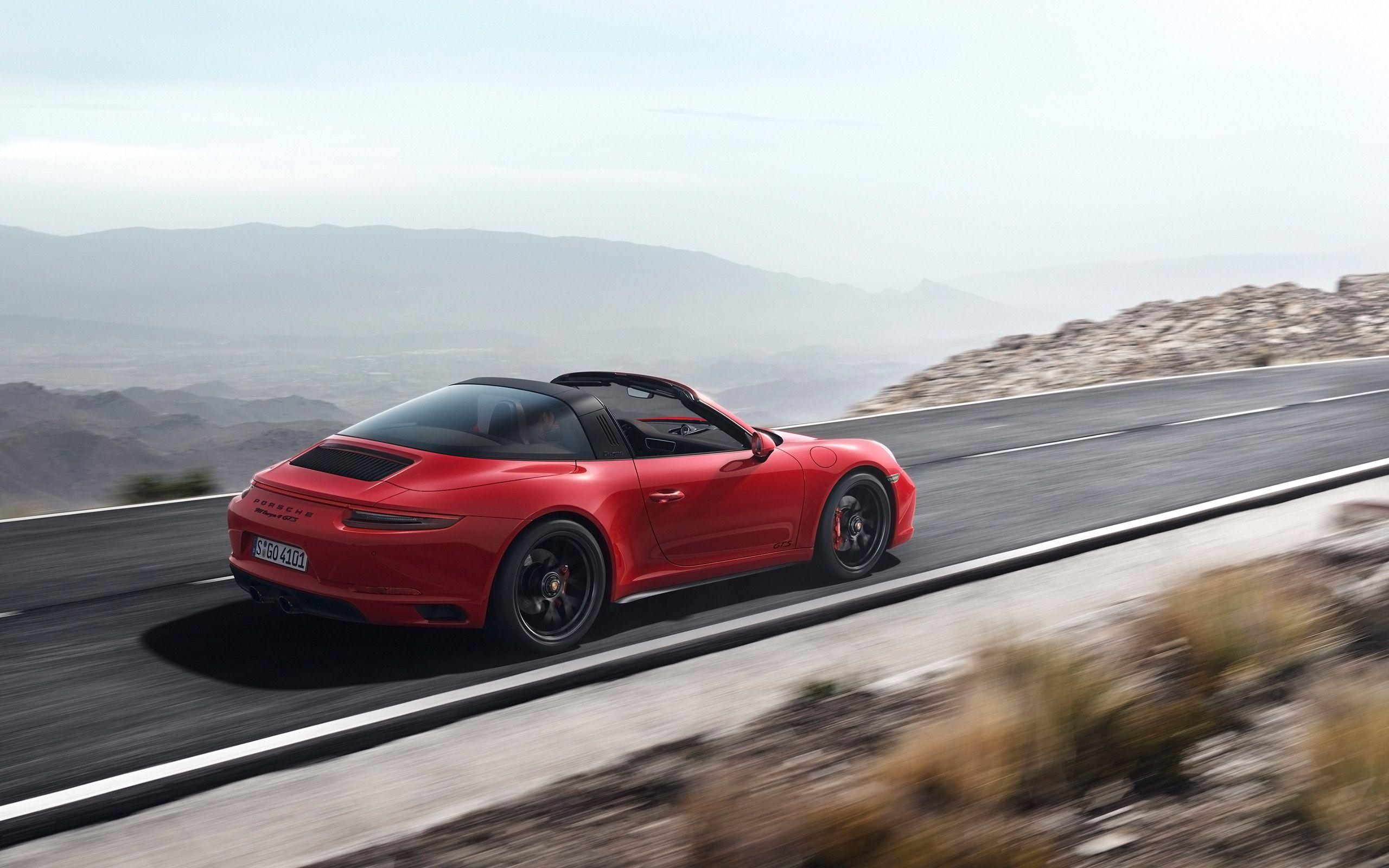 2560x1600 Porsche 911 GTS 4 GTS