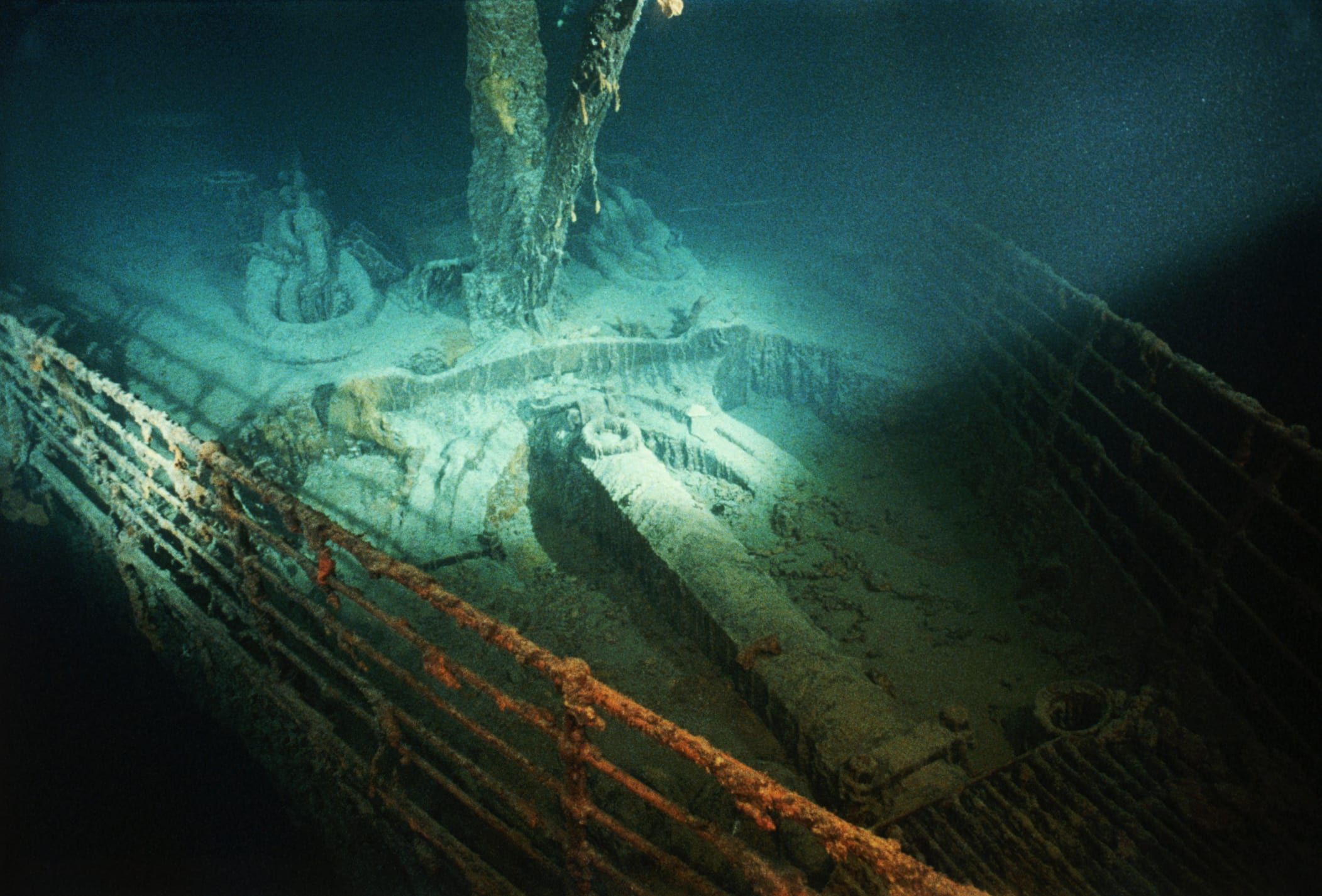 2103x1426 Picture From Inside Titanic Submarine