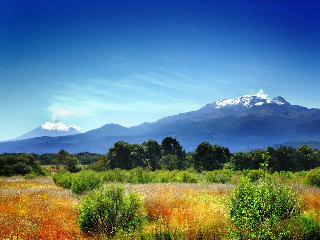 1024x768 Popocatepetl and Iztaccihuatl Free