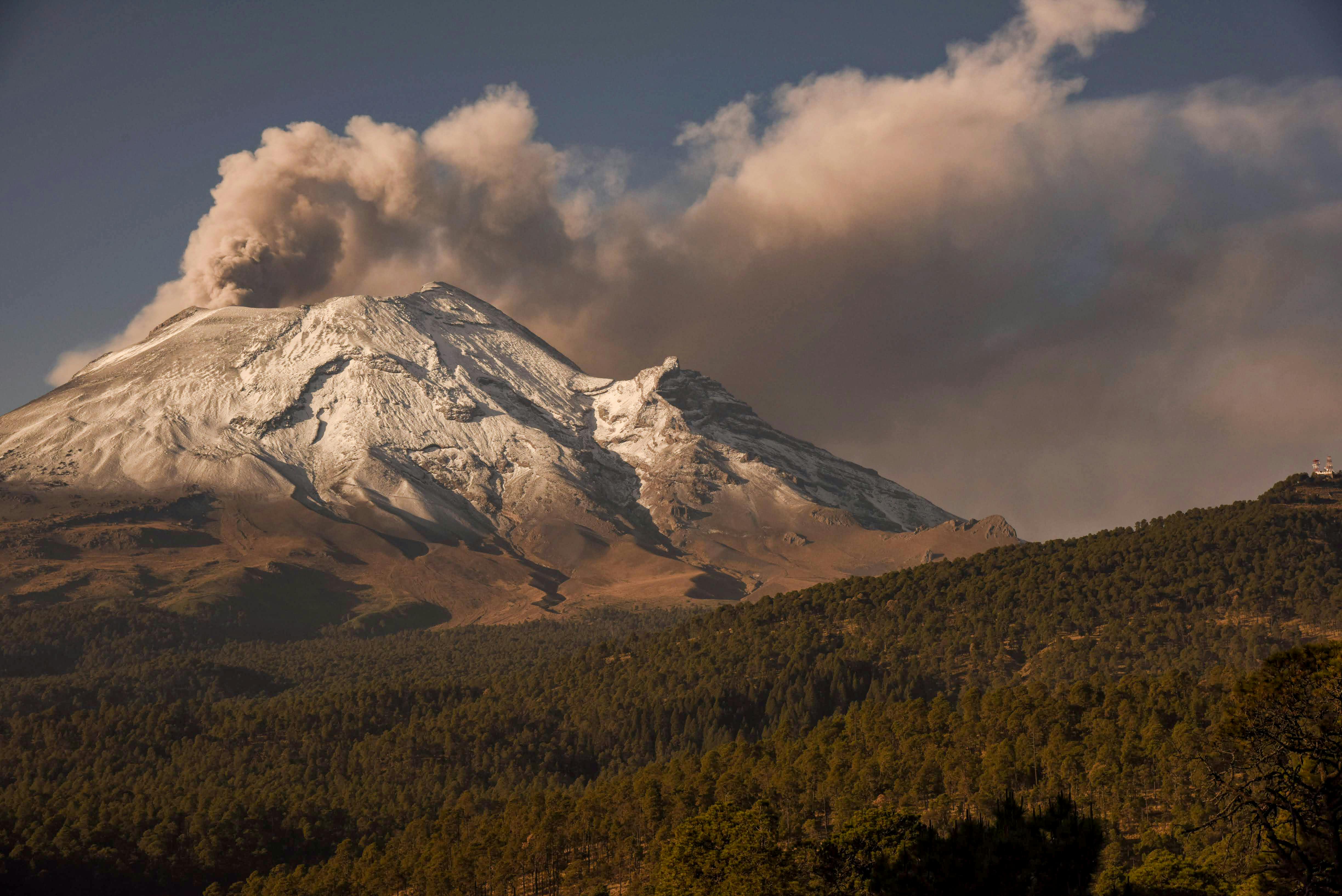 4896x3268 Volcano and Forest · Free