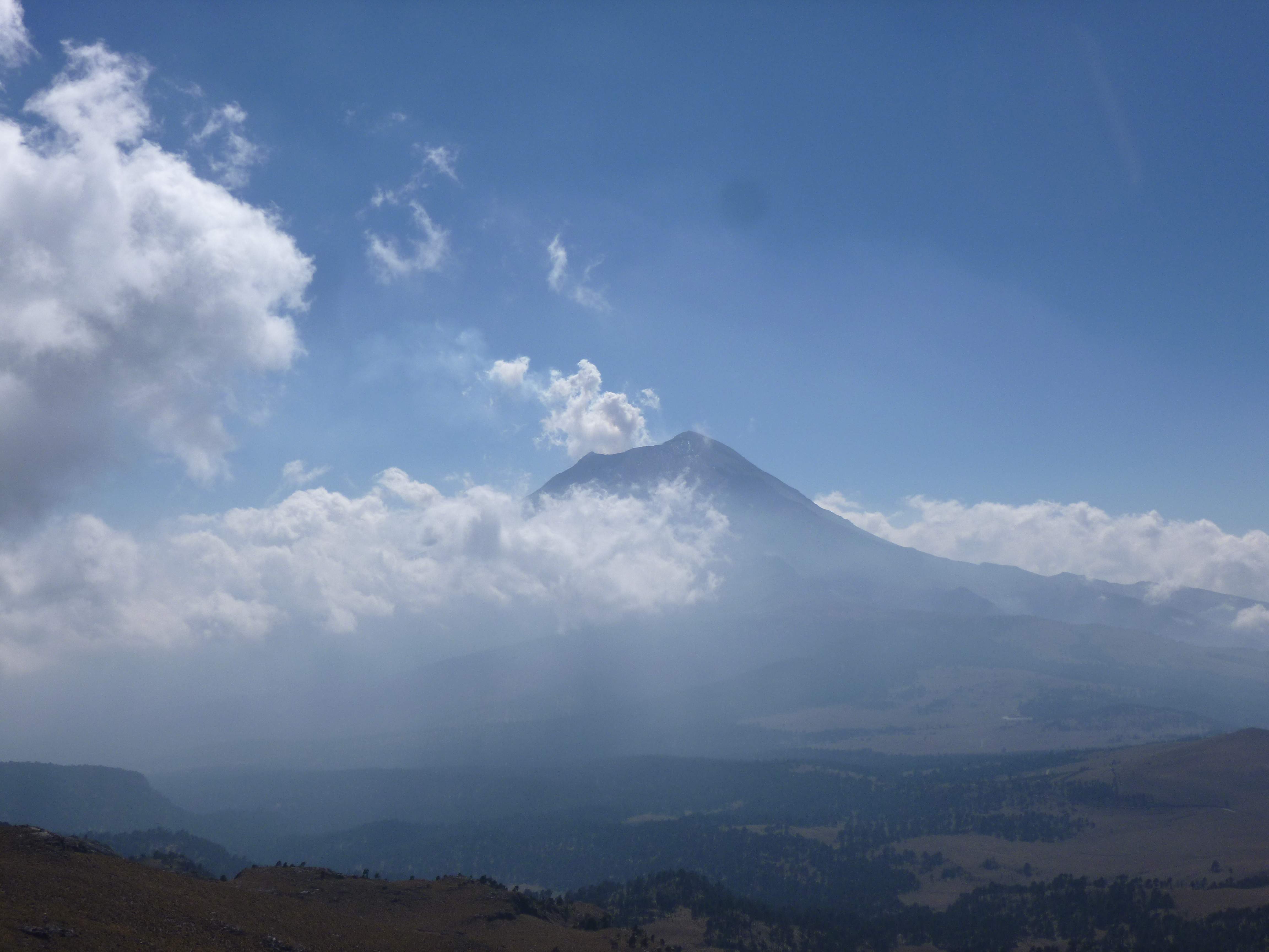 4608x3456 Popocatepetl. The Cloud Ocean
