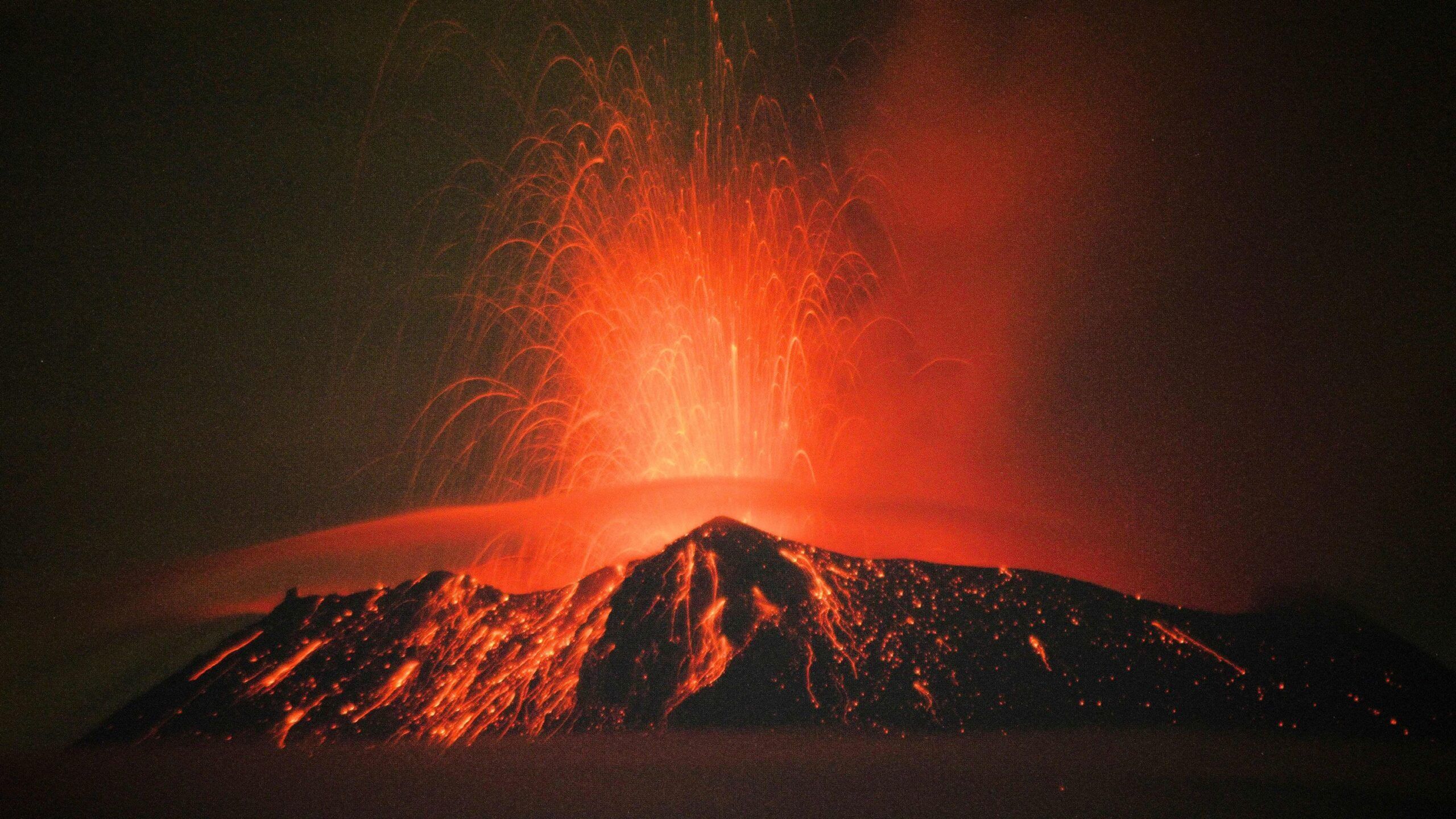 2560x1440 volcano spews ash