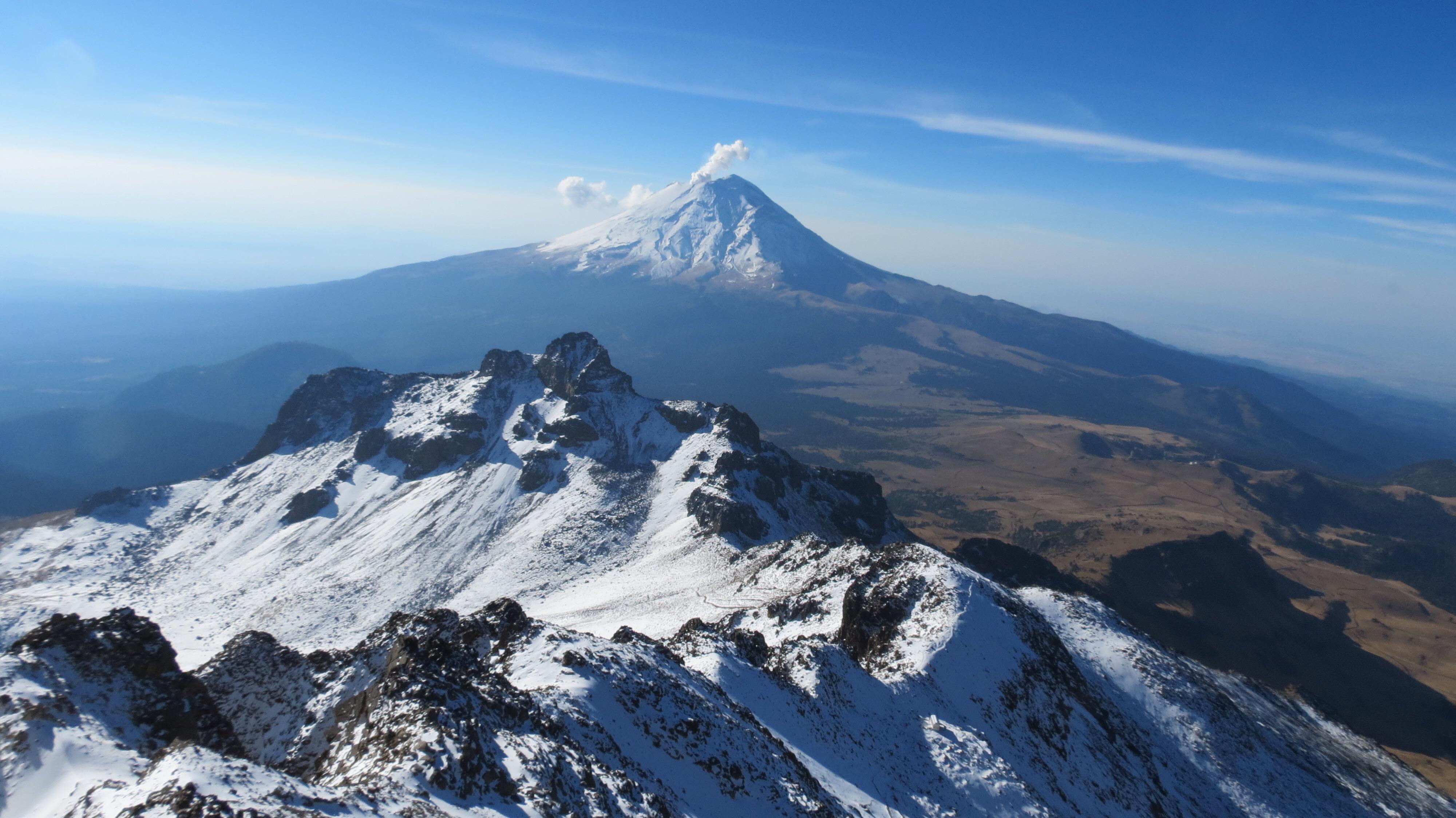 4000x2248 The view from Iztaccíhuatl