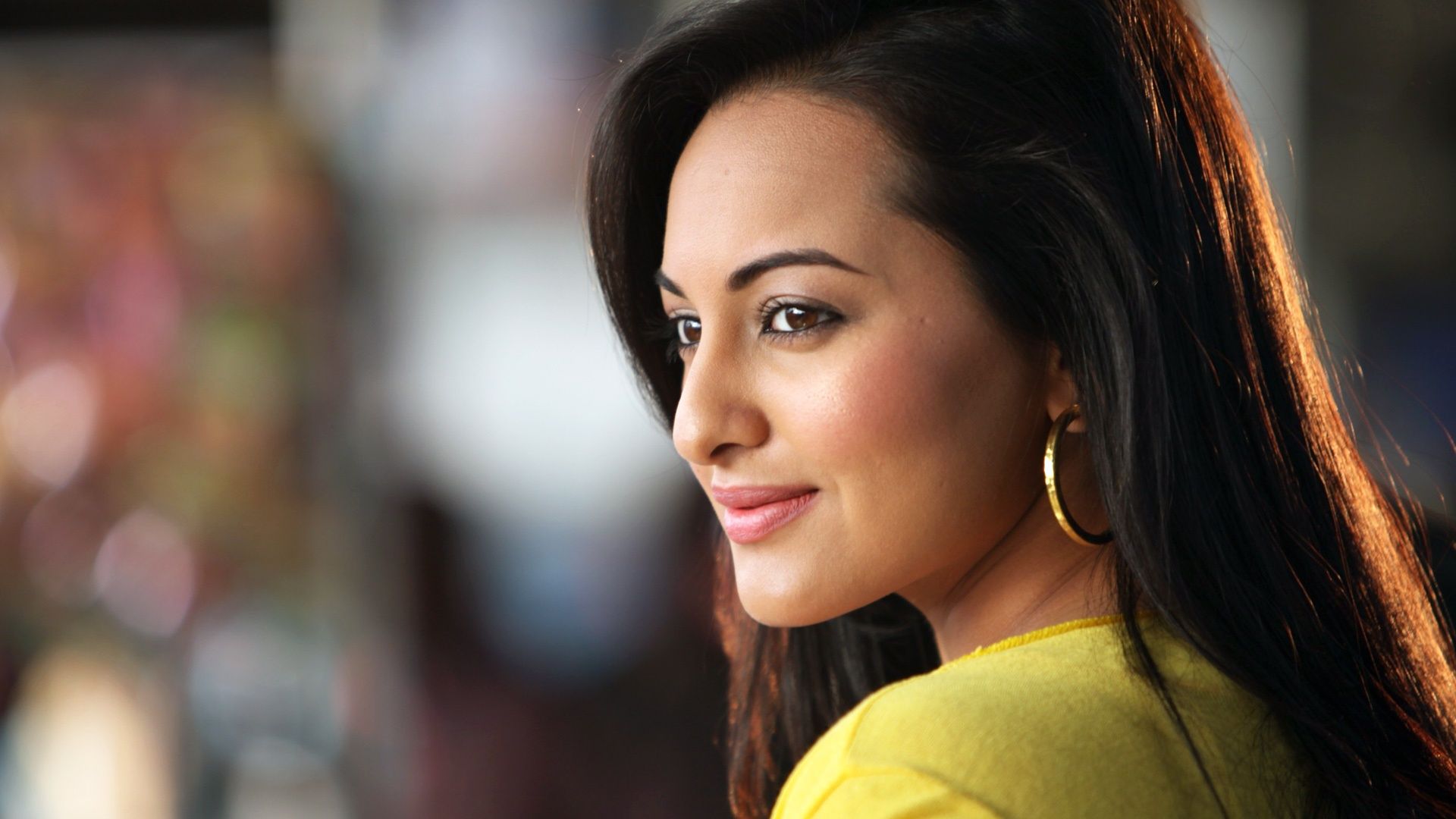 1920x1080 Sonakshi Sinha Cute Smile wallpaper